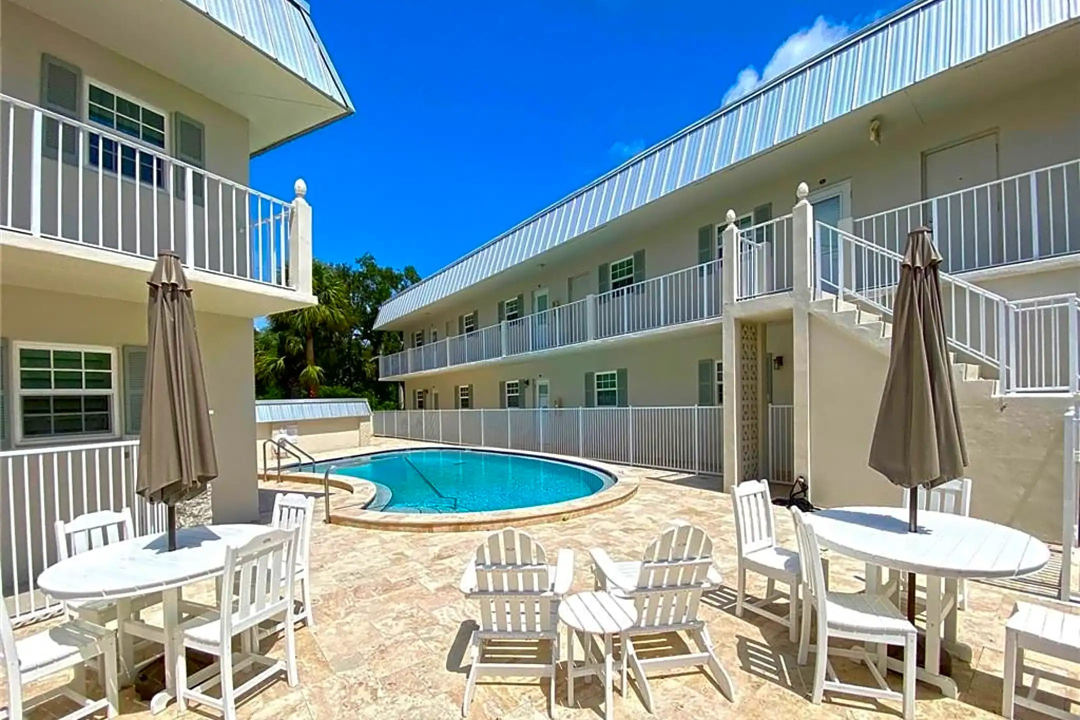 Pool - 900 Jasmine Ln #204A - Vero Beach, FL