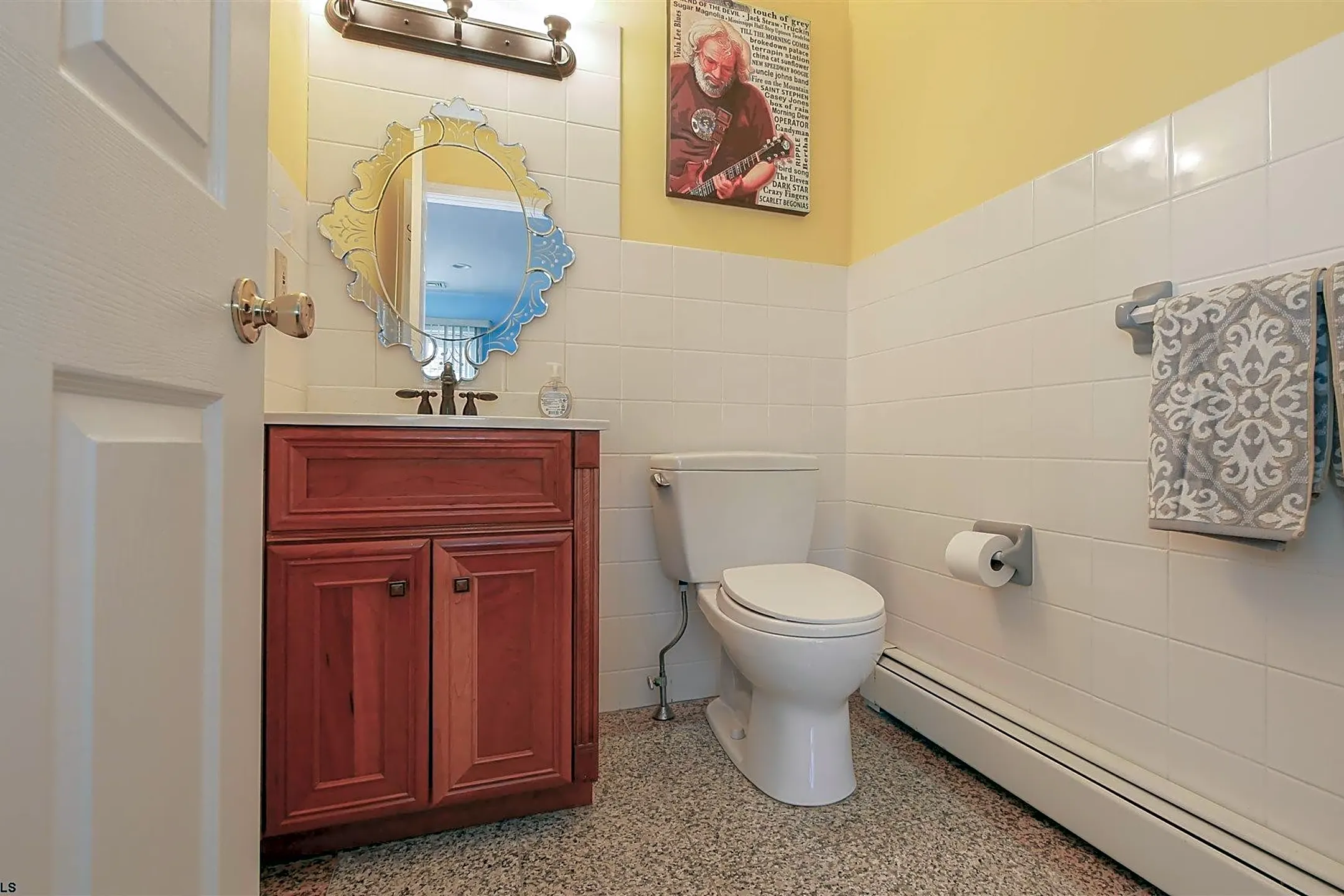 Bathroom - 10 N Adams Ave - Margate City, NJ