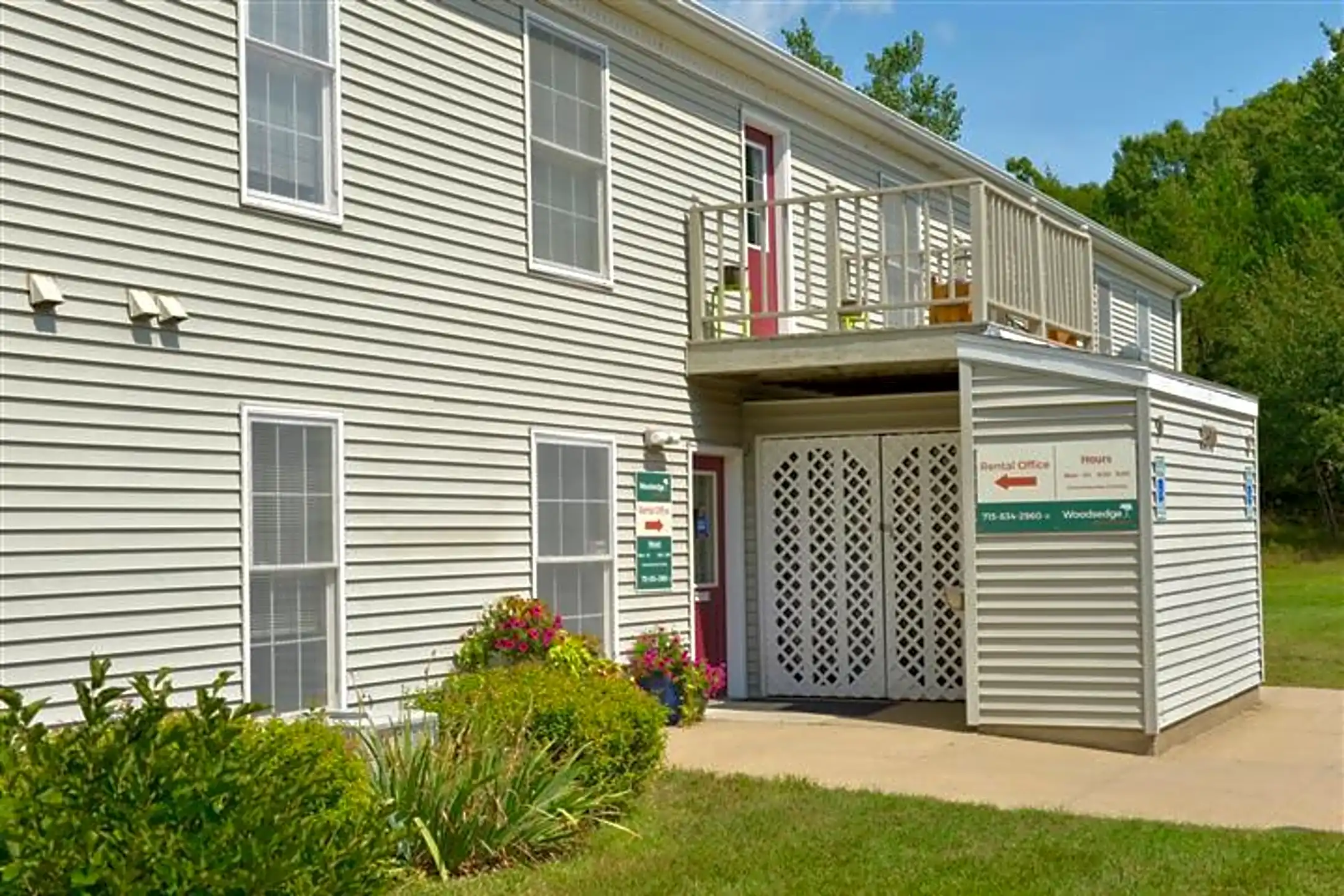 Woodsedge Apartments 2510 Boardwalk Cir Eau Claire, WI Apartments