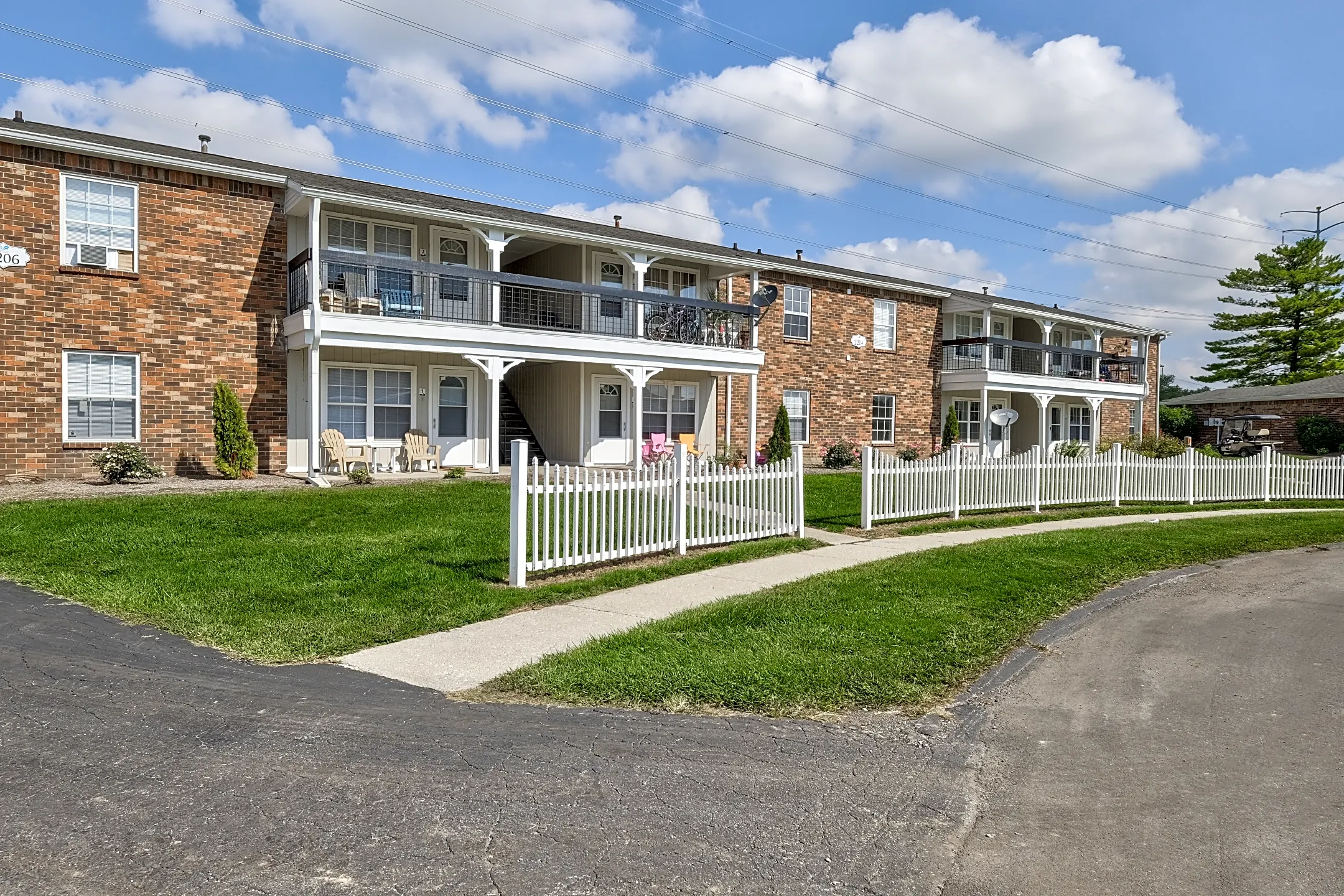 Fountain Lake Villas - 2220 E Stop 13 Rd | Indianapolis, IN Apartments ...