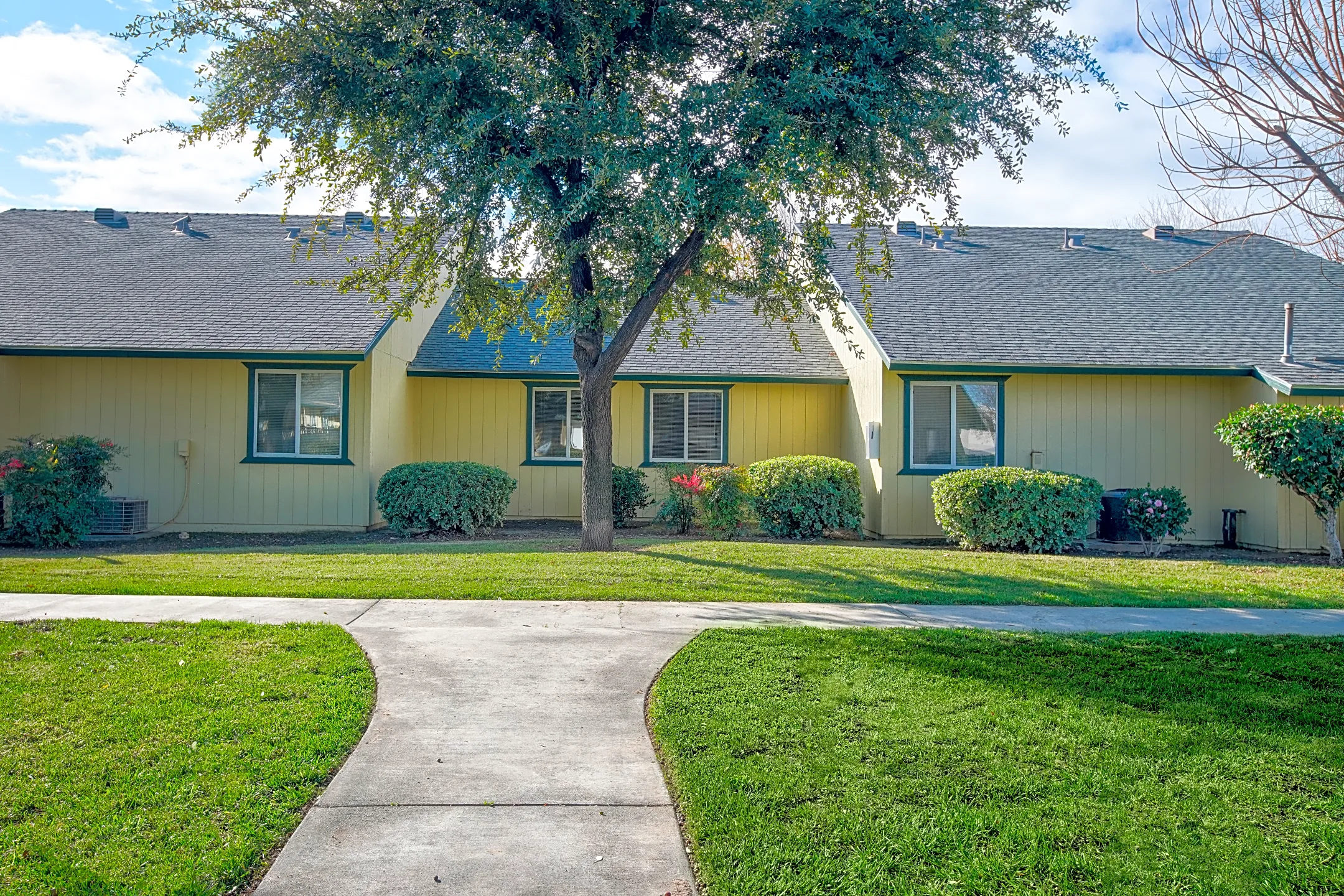 Ridgeview Apartments - 400 W Forest Ave | Coalinga, CA for Rent | Rent.