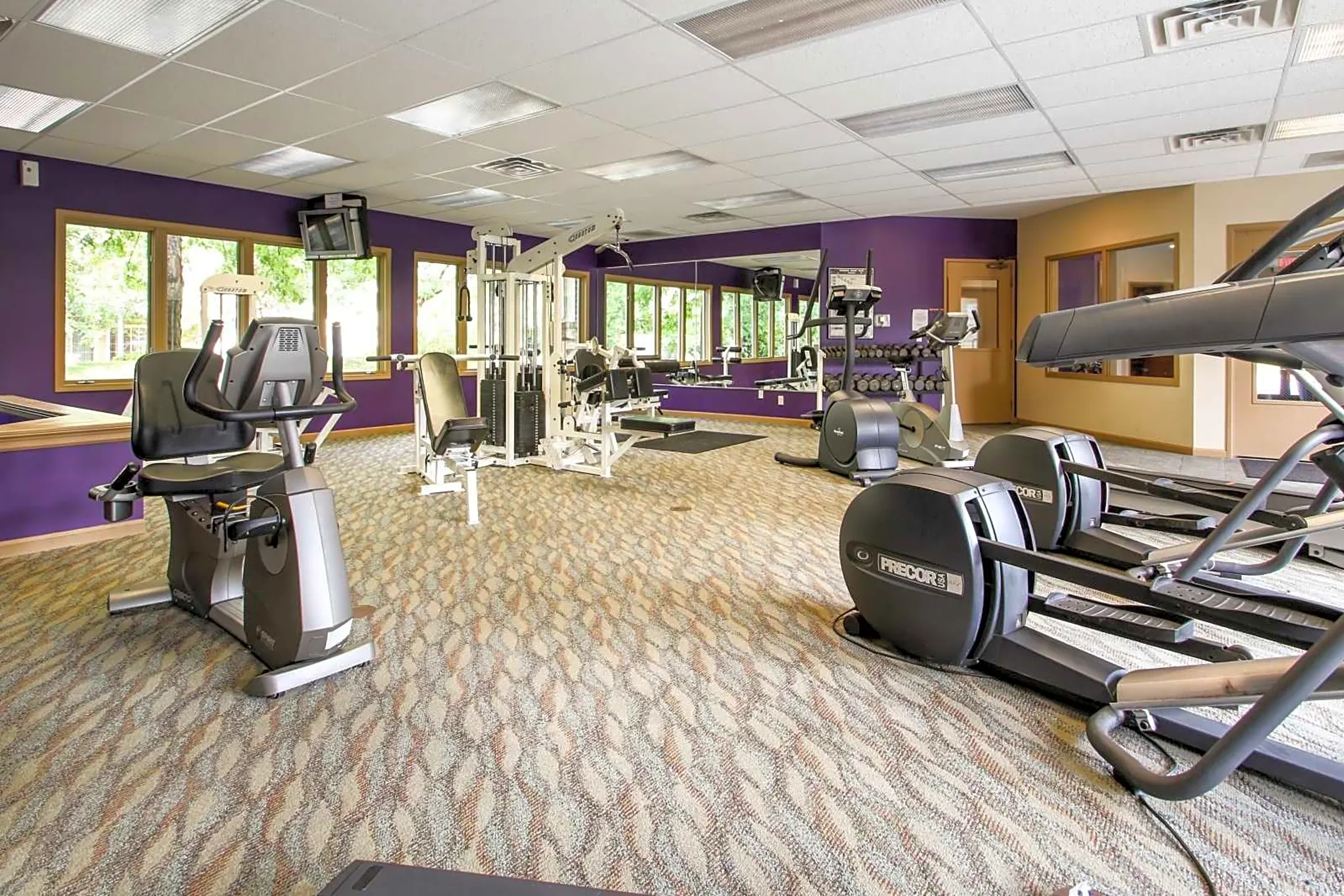 Fitness Weight Room - Pembrook Place - Rockford, IL