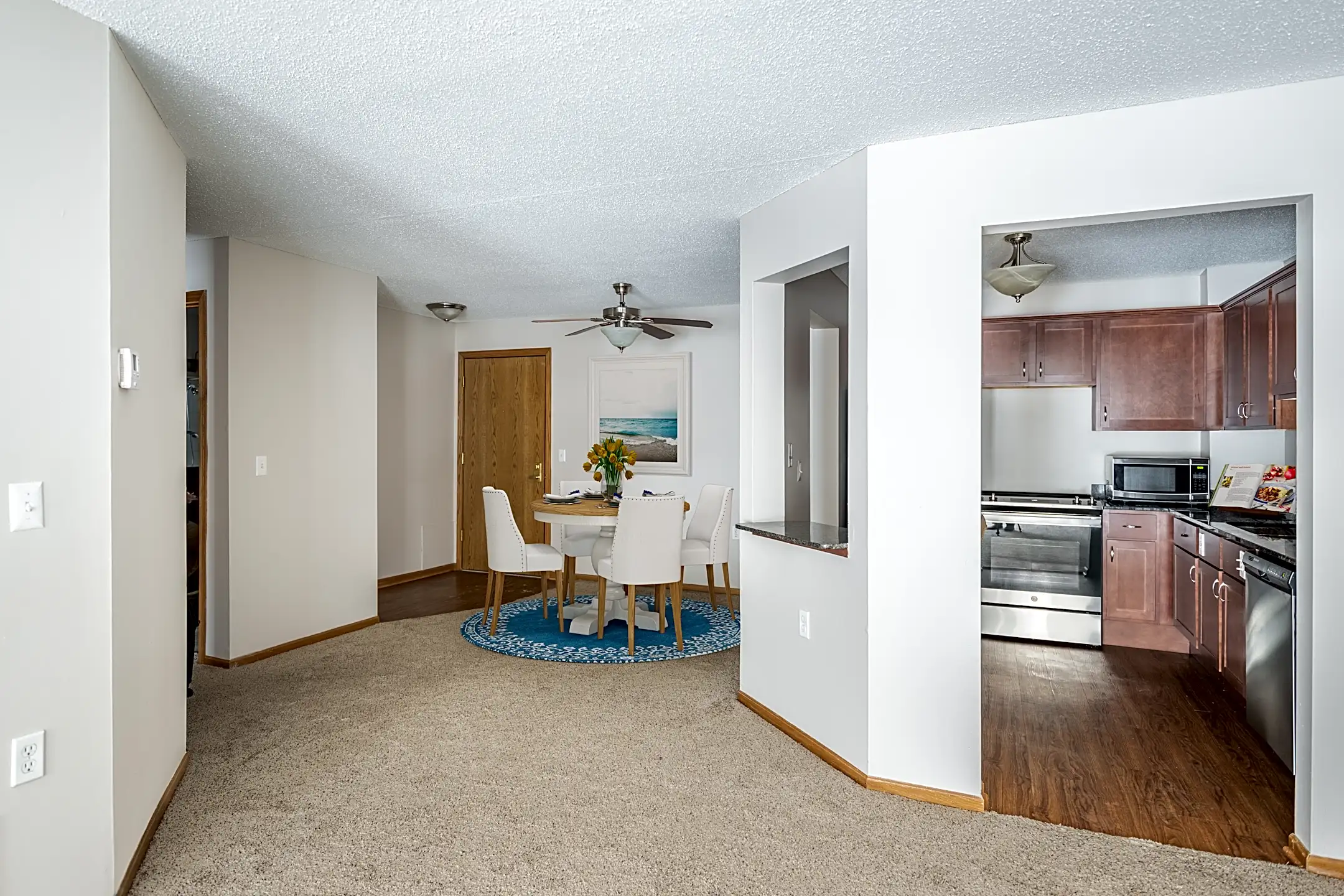 Dining Room - Crosby Pointe - Saint Paul, MN