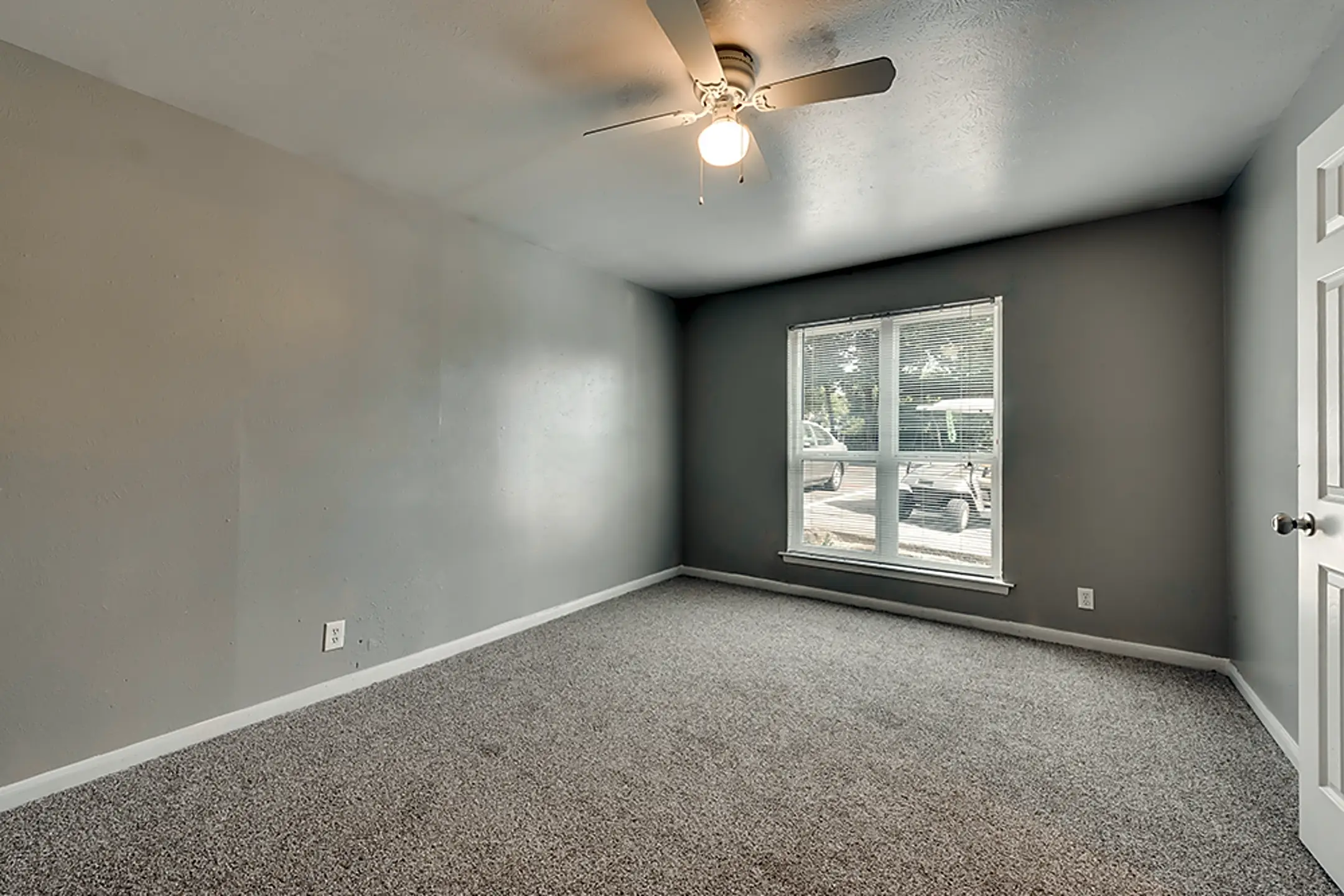 Mill House I & II 4424 Woodhollow Dr Dallas, TX Apartments for Rent