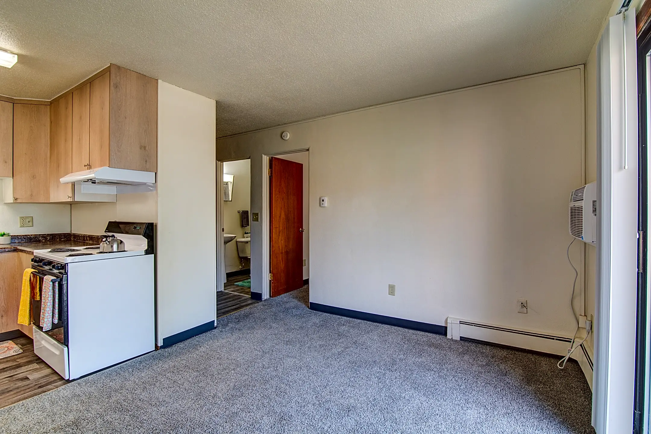 Living Room - Rivers Edge Apartments - Jamestown, ND