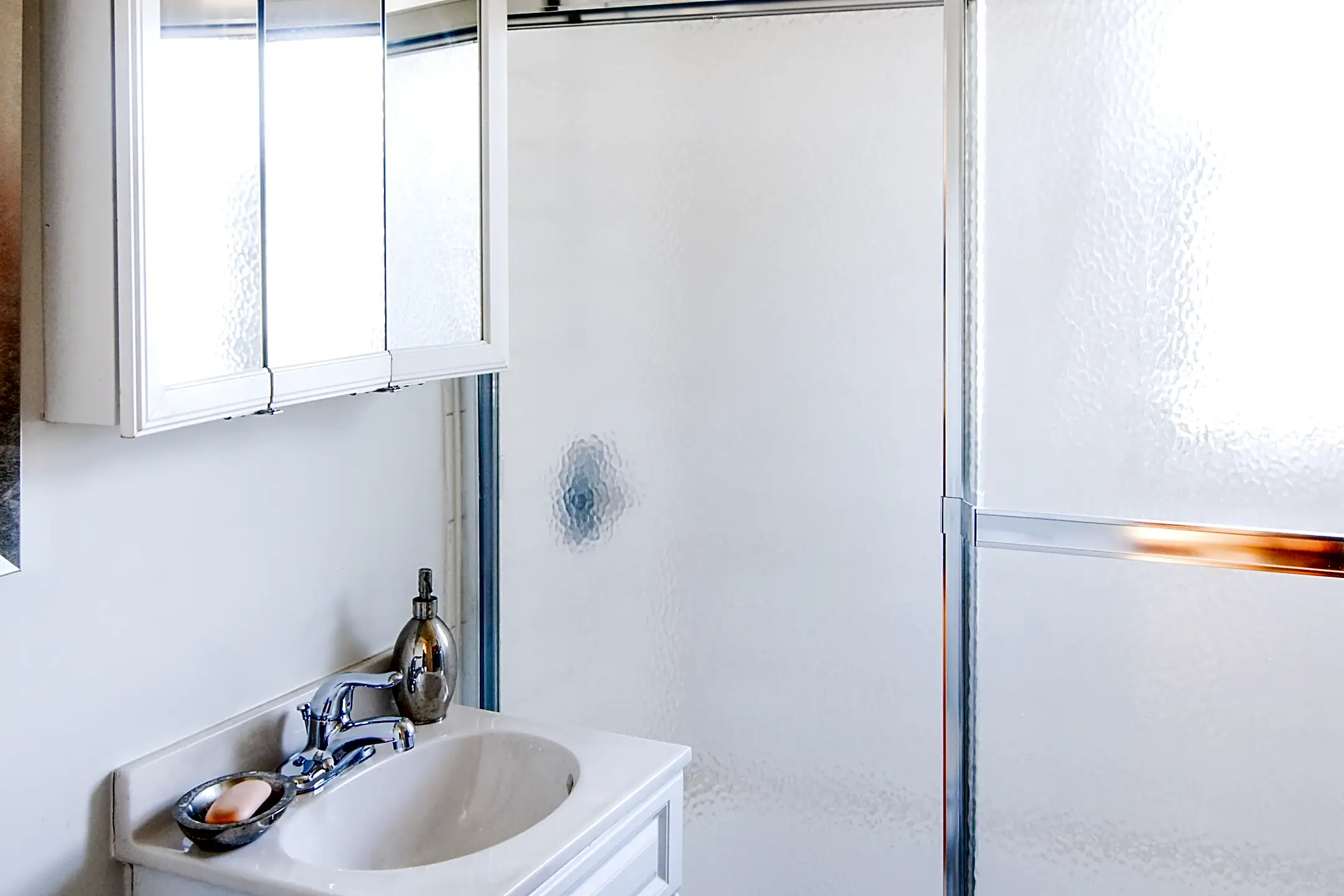 Brookchester Apartments New Milford, NJ 07646