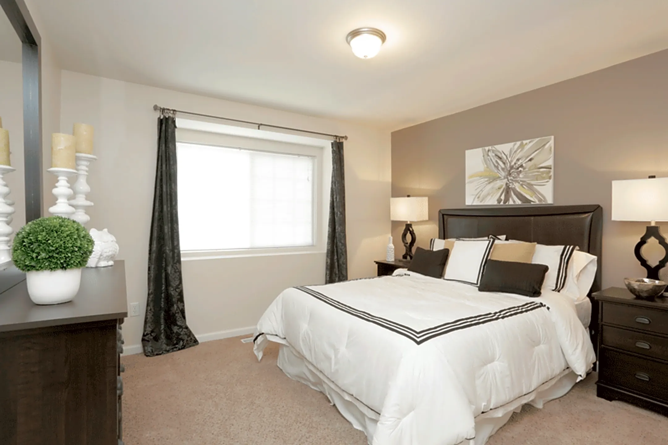 Knoxville Pointe Apartments Dunlap, IL 61525