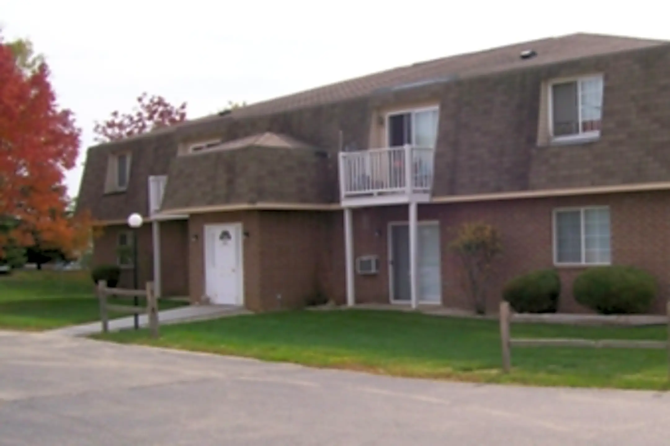 Hillside Apartments 202, 208 Ogden Ave Clinton, WI Apartments for