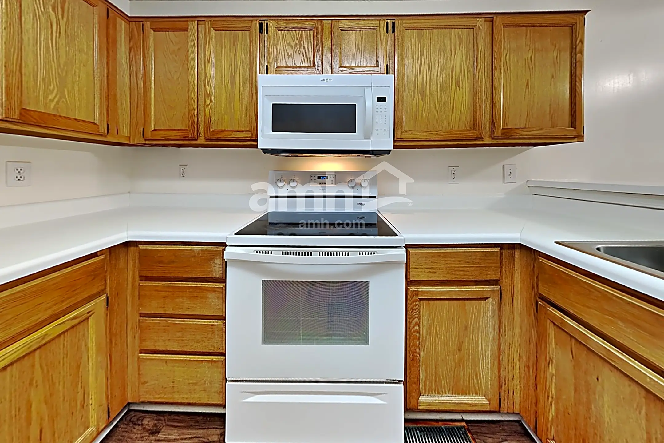 Kitchen - 817 Hillary Court - Lawrenceville, GA