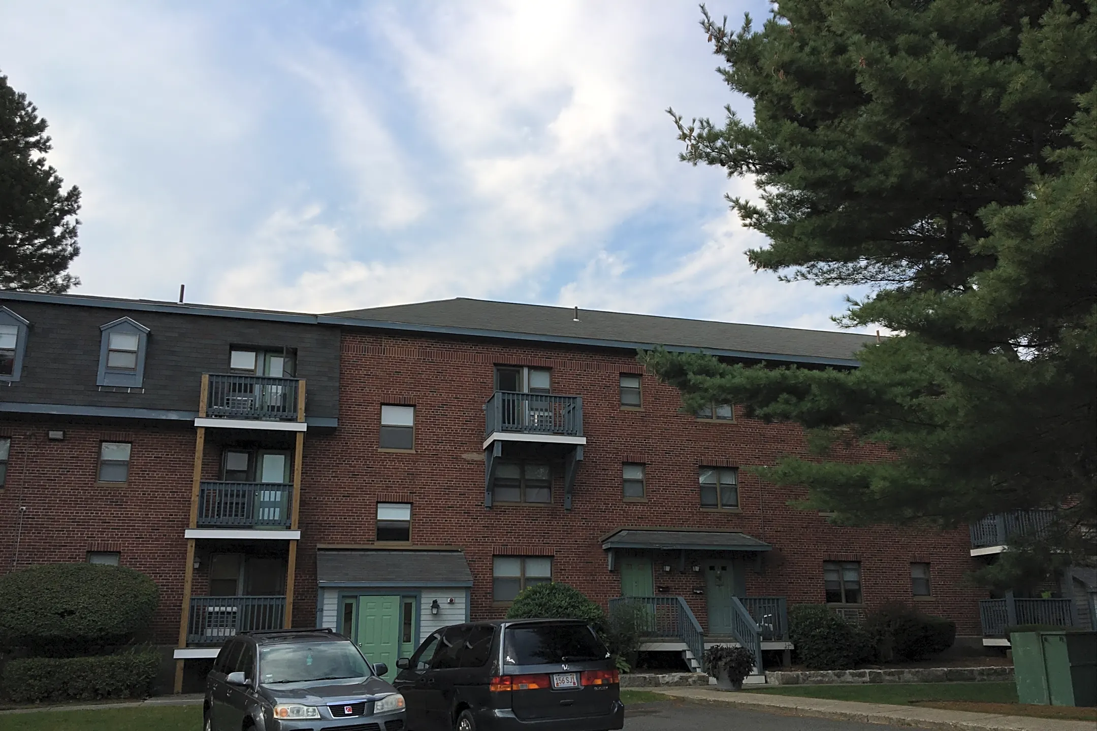 Quaker Meadows Apartments - 90 Green St | Lynn, MA for Rent | Rent.