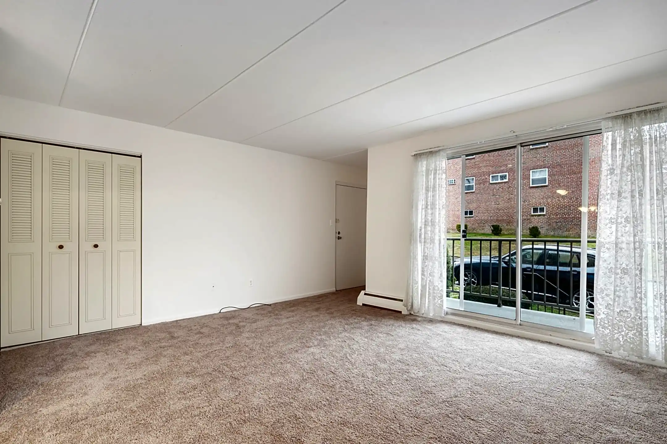 Rolling Green Apartments 257 N State Rd Springfield, PA for Rent