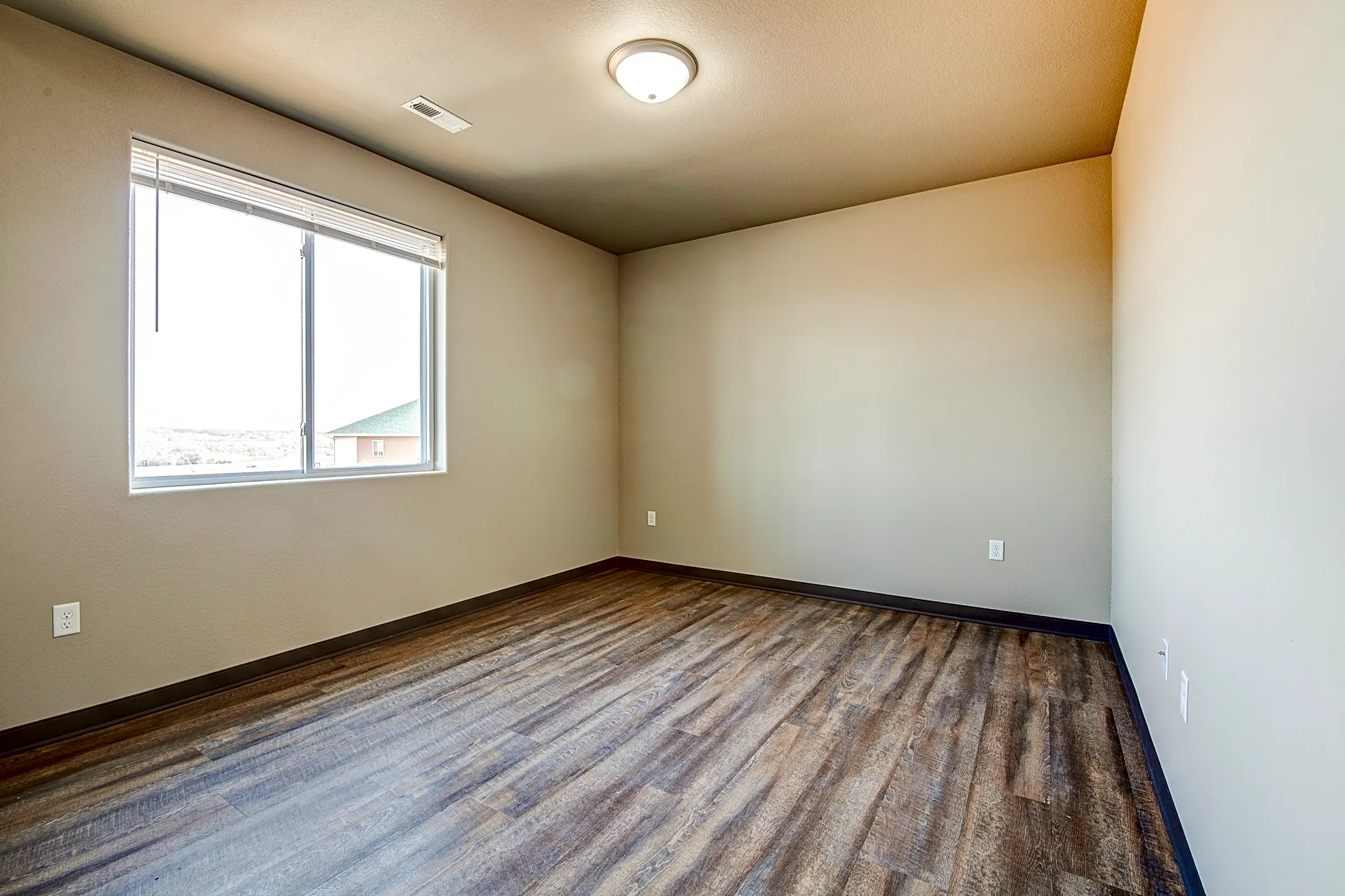 The Lofts of Hawks Ridge 1764 Gateway Blvd Beloit, WI Apartments