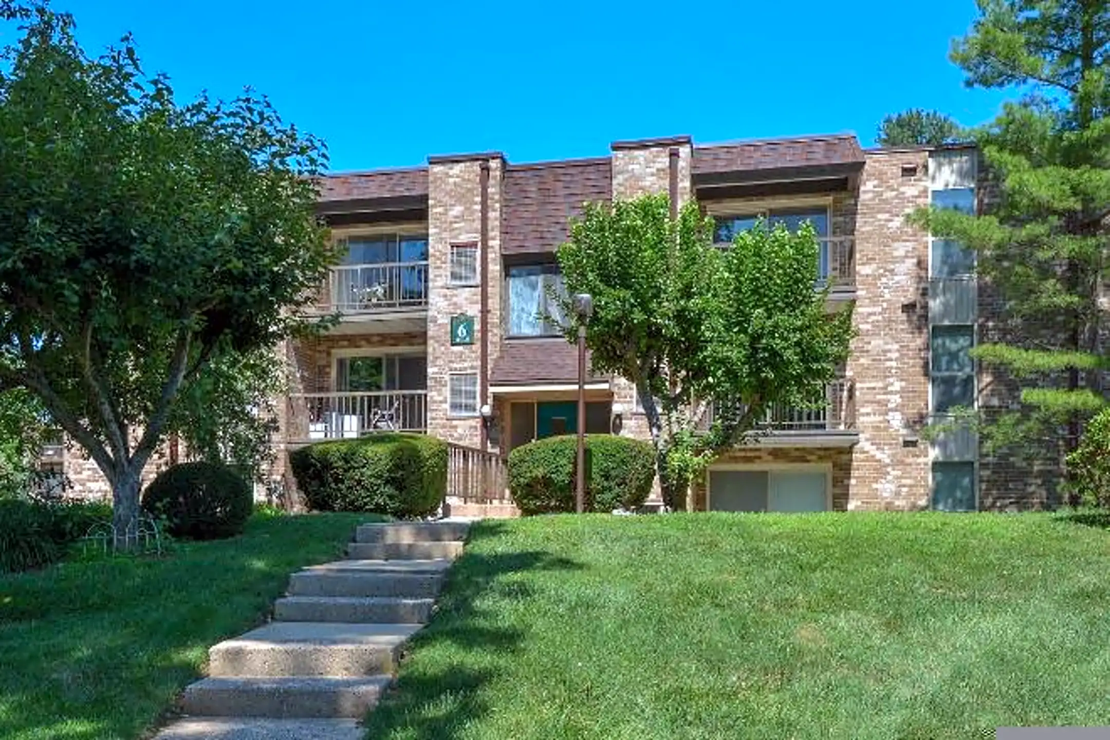 255 Summit Trace Rd Houses Langhorne, PA 19047