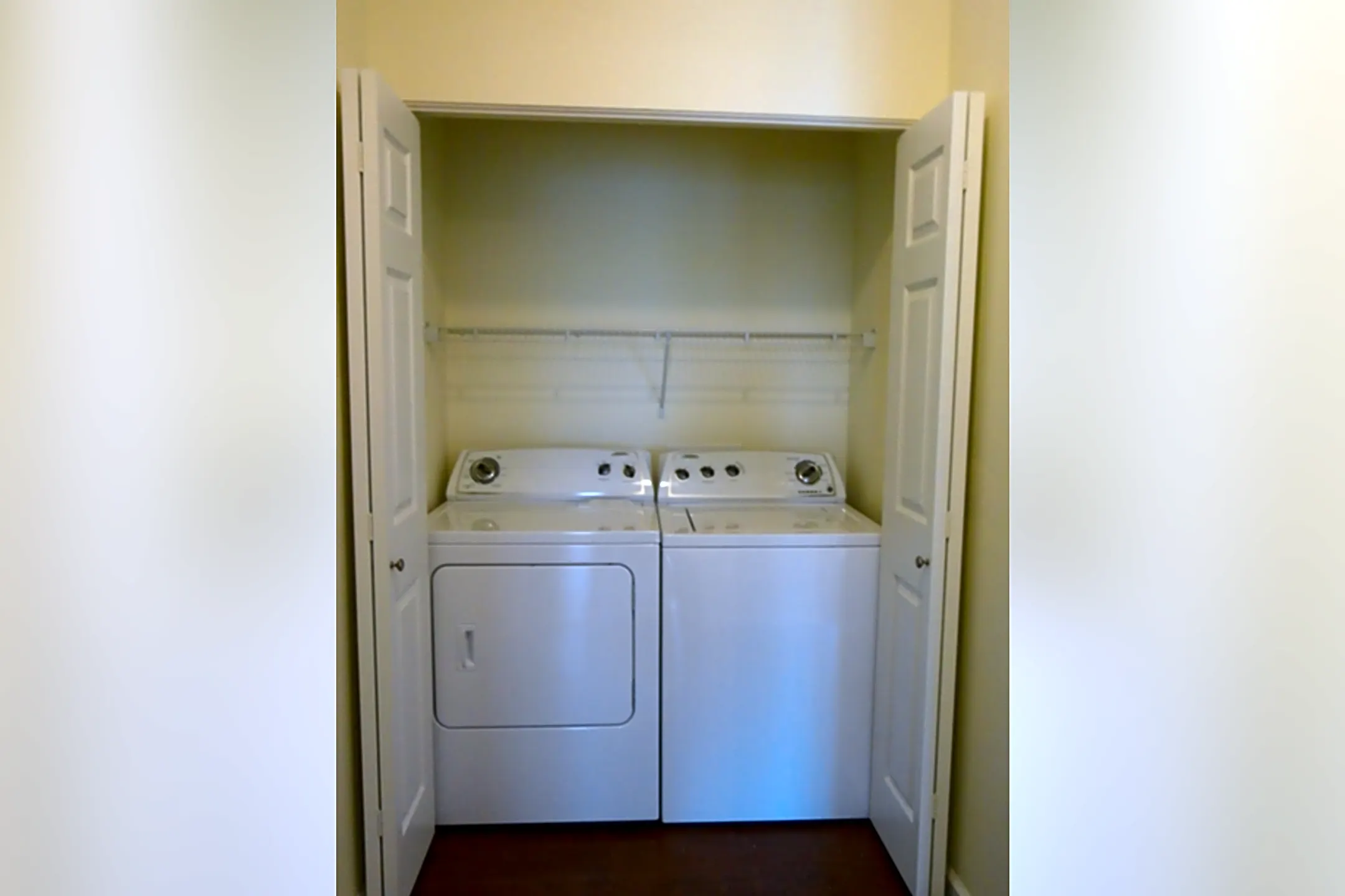 Deer Valley Apartments 985 22nd Ave Silvis, IL Apartments for Rent