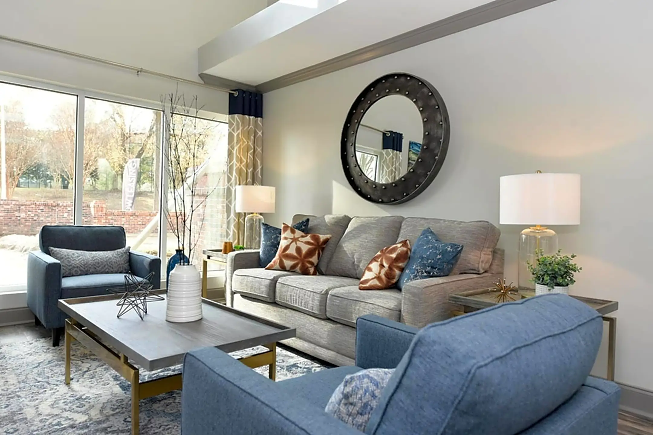 The Roxbury Apartment Homes 1300 Lynnfield Road Memphis, TN