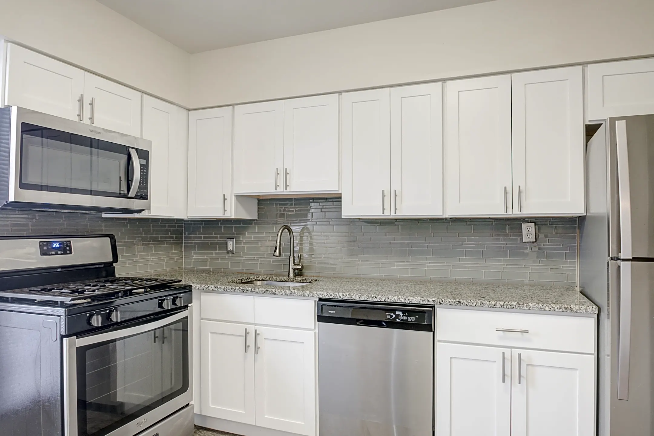 Kitchen - Willowbrook Apartments - Jeffersonville, PA