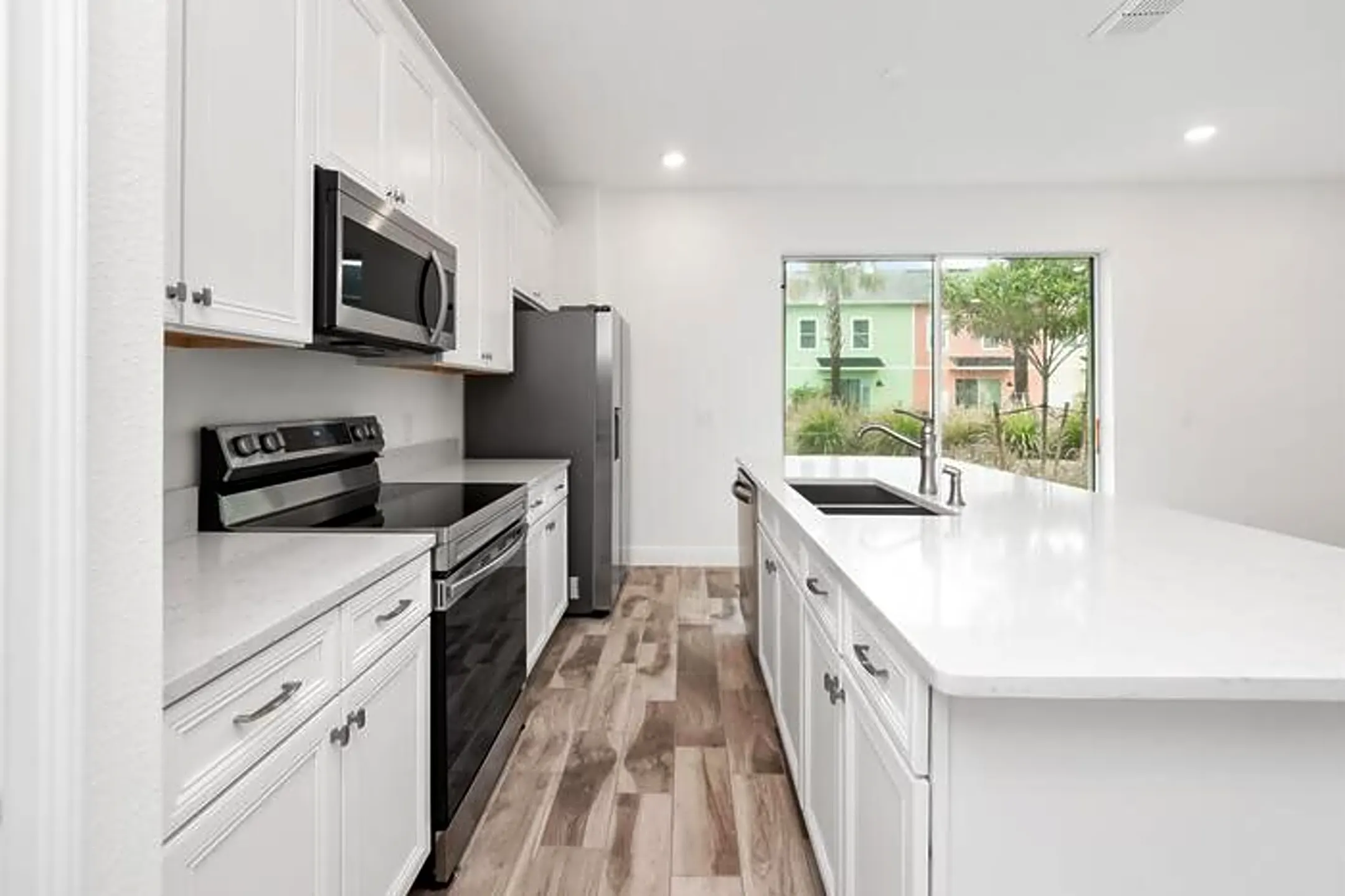 Kitchen - 8209 Surf St - Kissimmee, FL