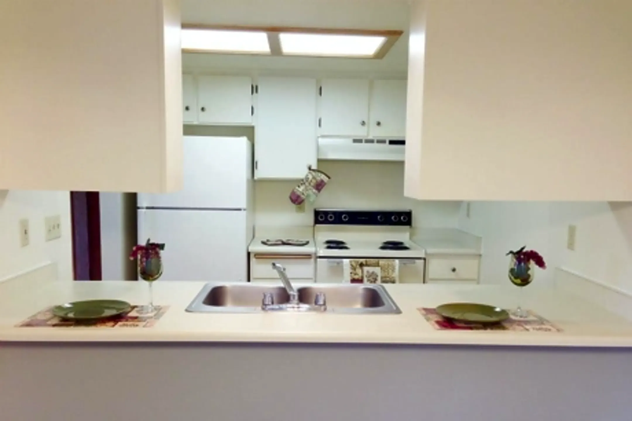 Poplar Village 1481 Poplar Dr Medford, OR Apartments for Rent Rent.