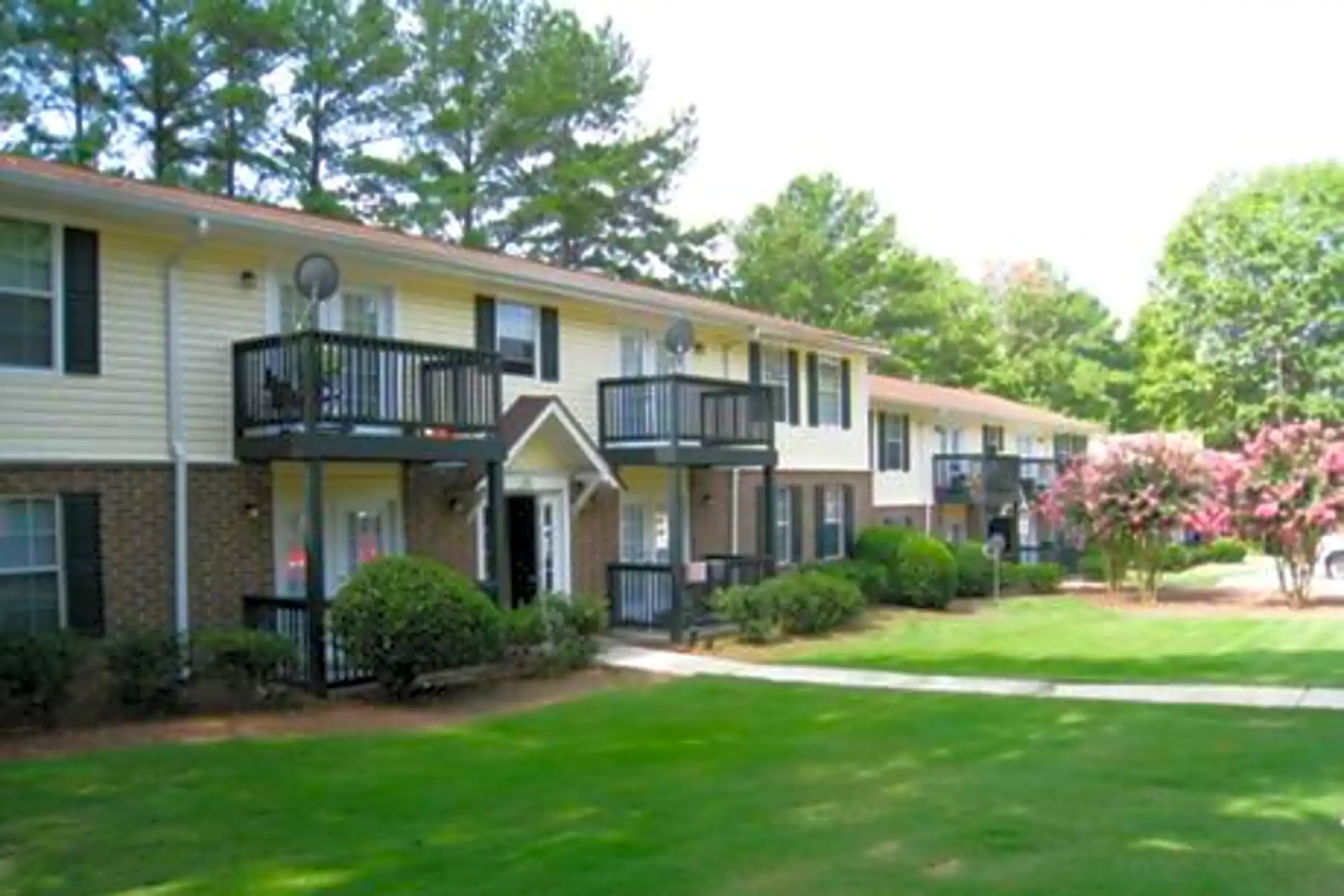 Emerald Pointe Apartments Riverdale, GA 30274