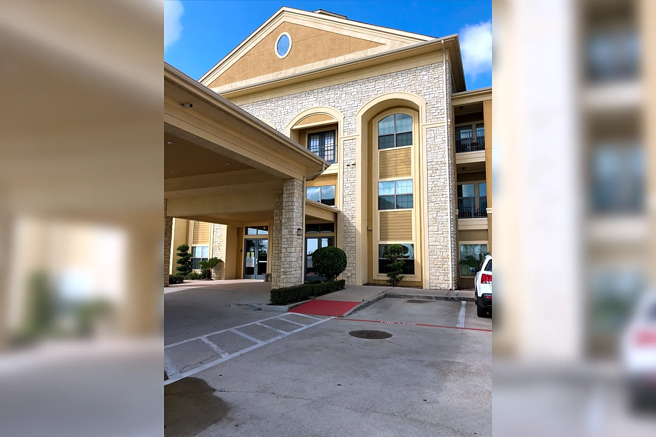 Pool - Mansions At Moses Lake - Texas City, TX