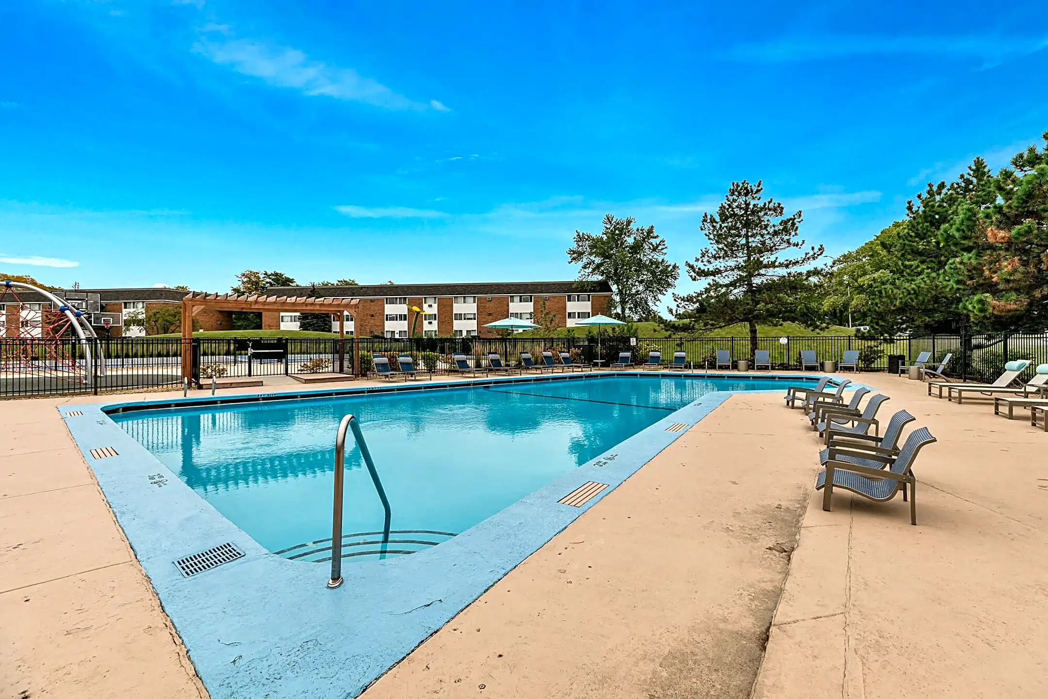 Huntington Naperville, IL 60540