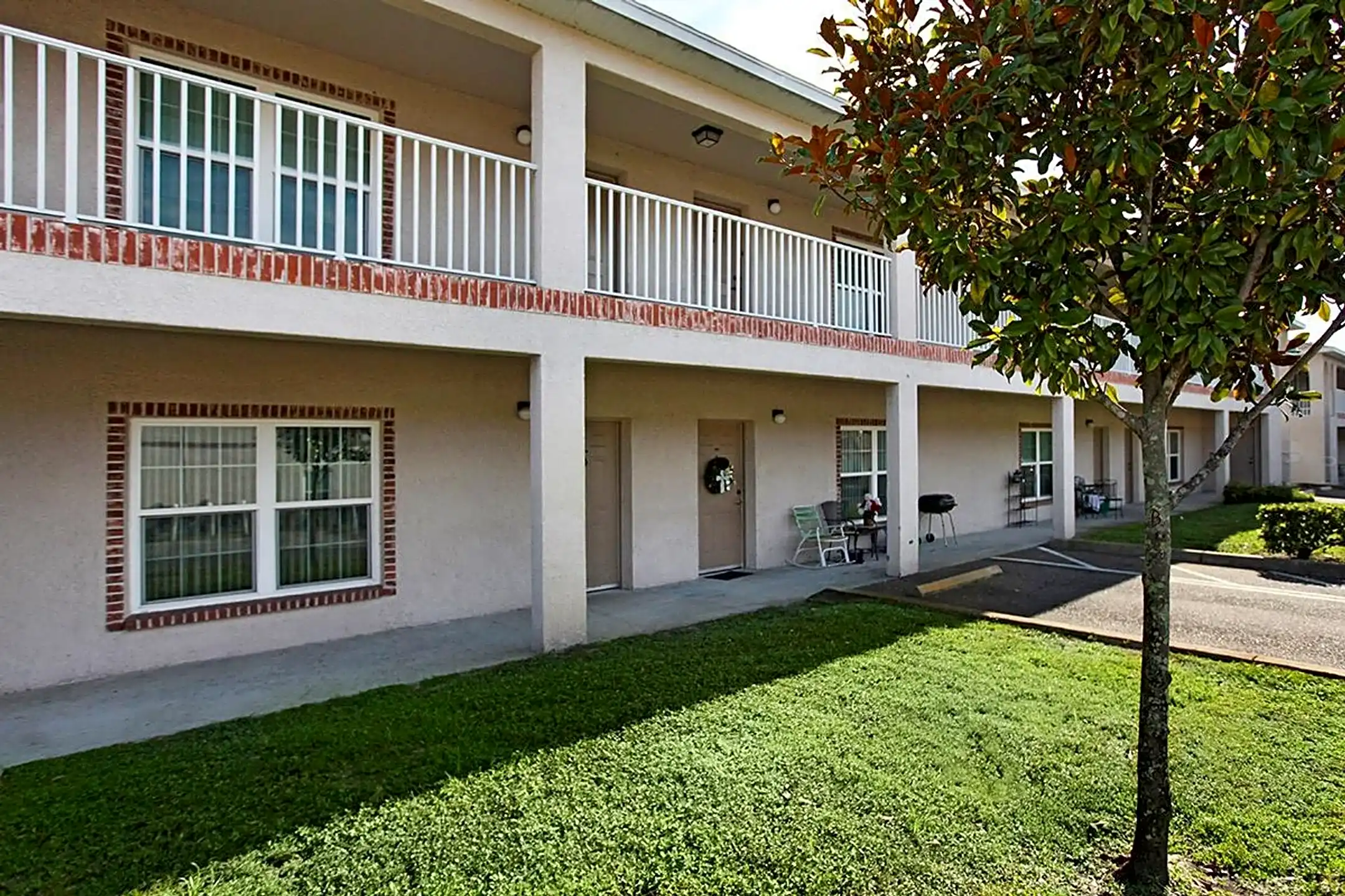 Apartments 34668
