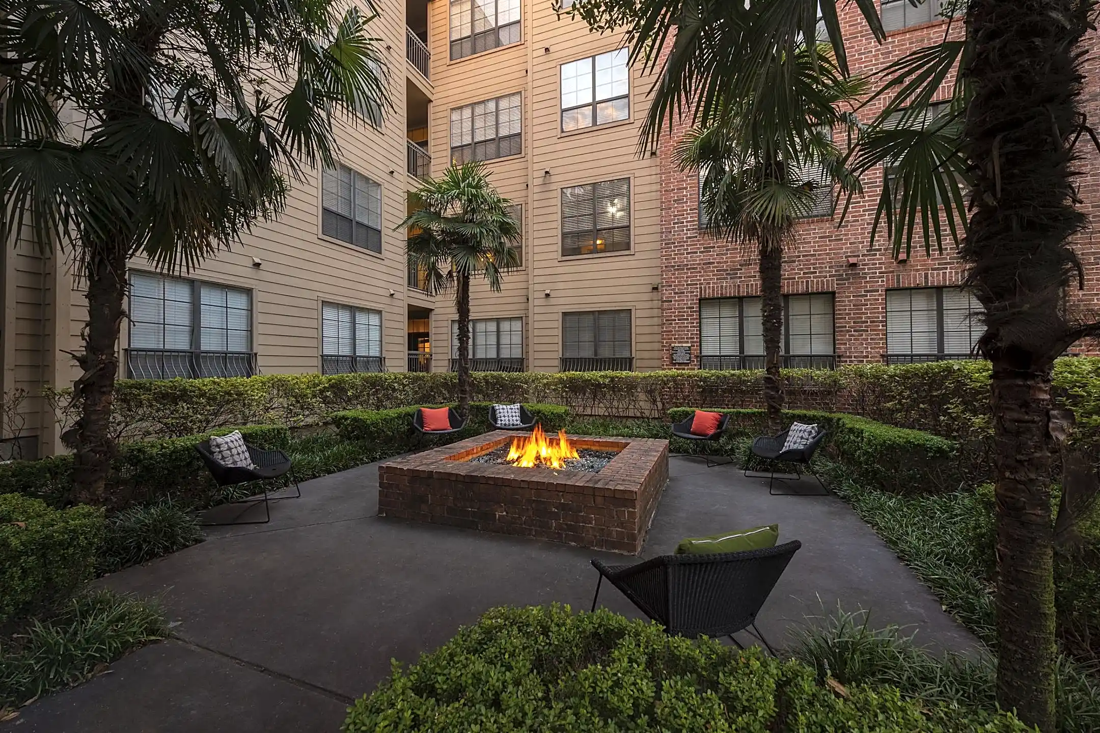 Building - 2222 Smith - Houston, TX