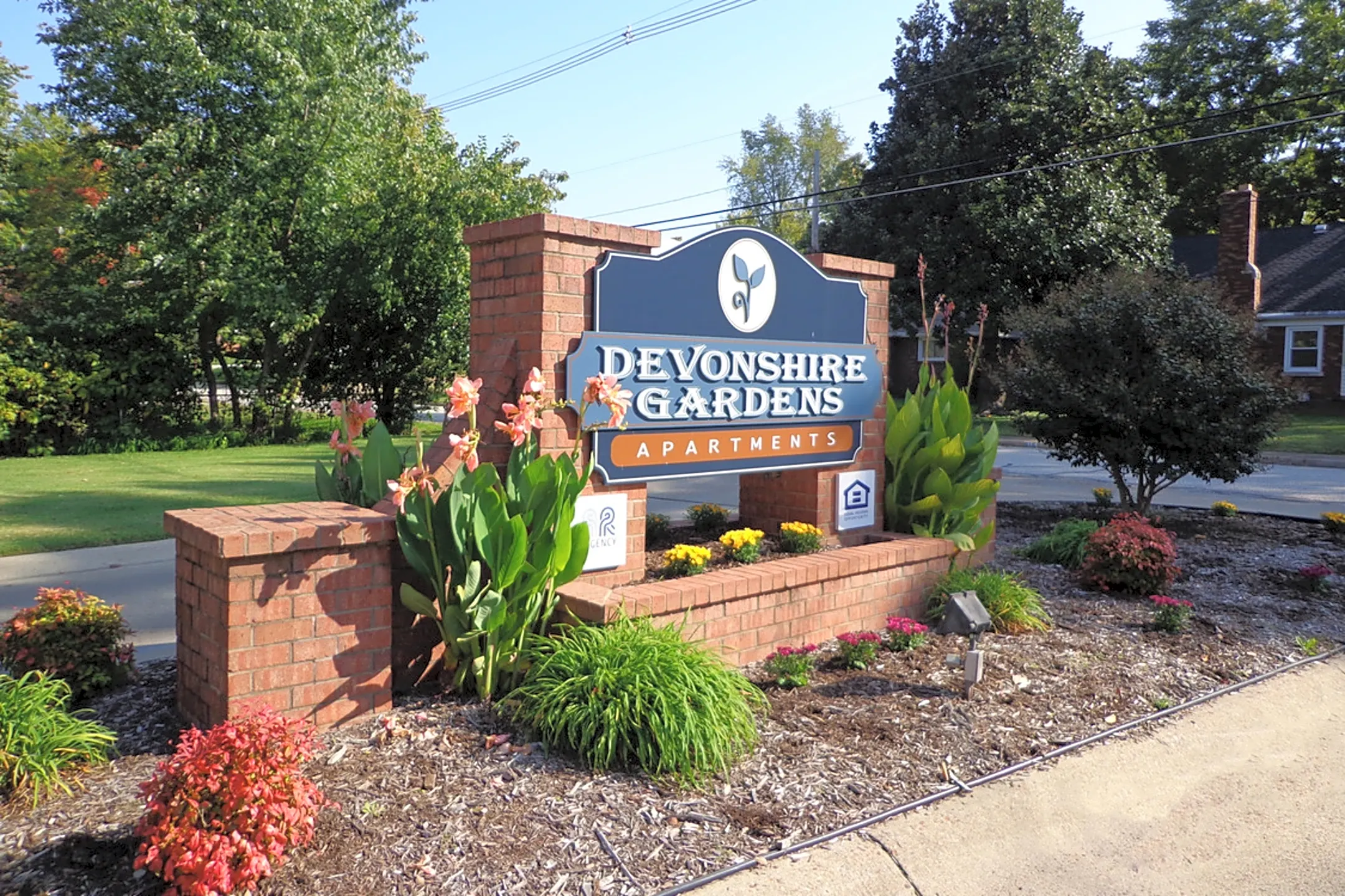 Community Signage - Devonshire Gardens - Evansville, IN