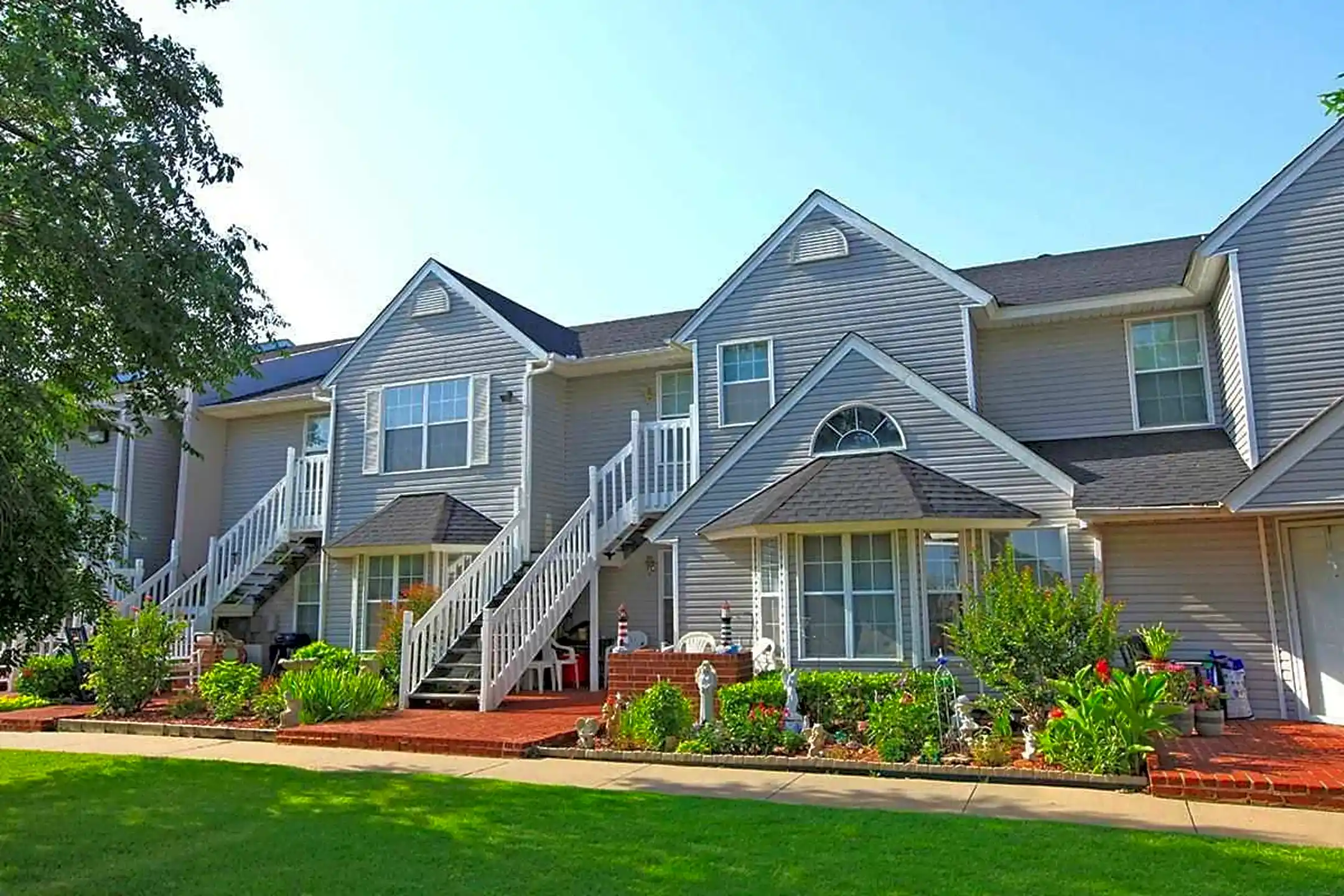 Building - Cape Cod Condominiums - Oklahoma City, OK