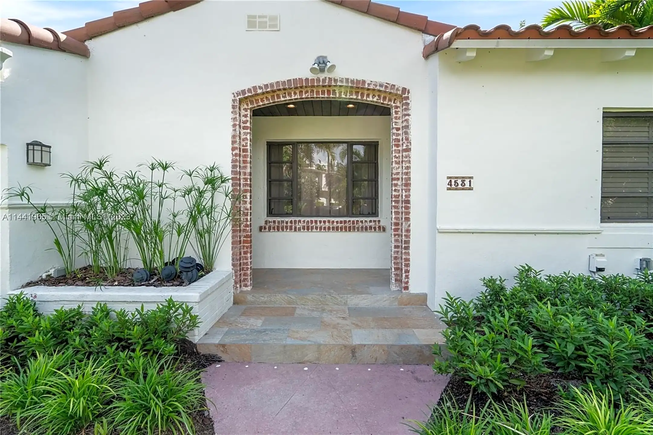 4531 Sheridan Ave - Miami Beach, FL