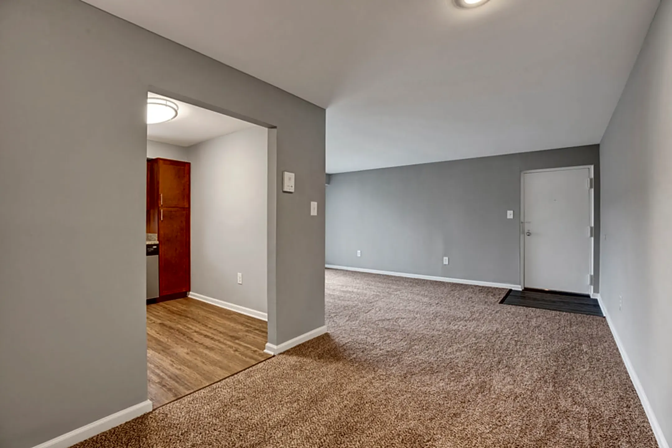 Middlebrooke Apartments and Townhomes 410 Baldwin Park Dr