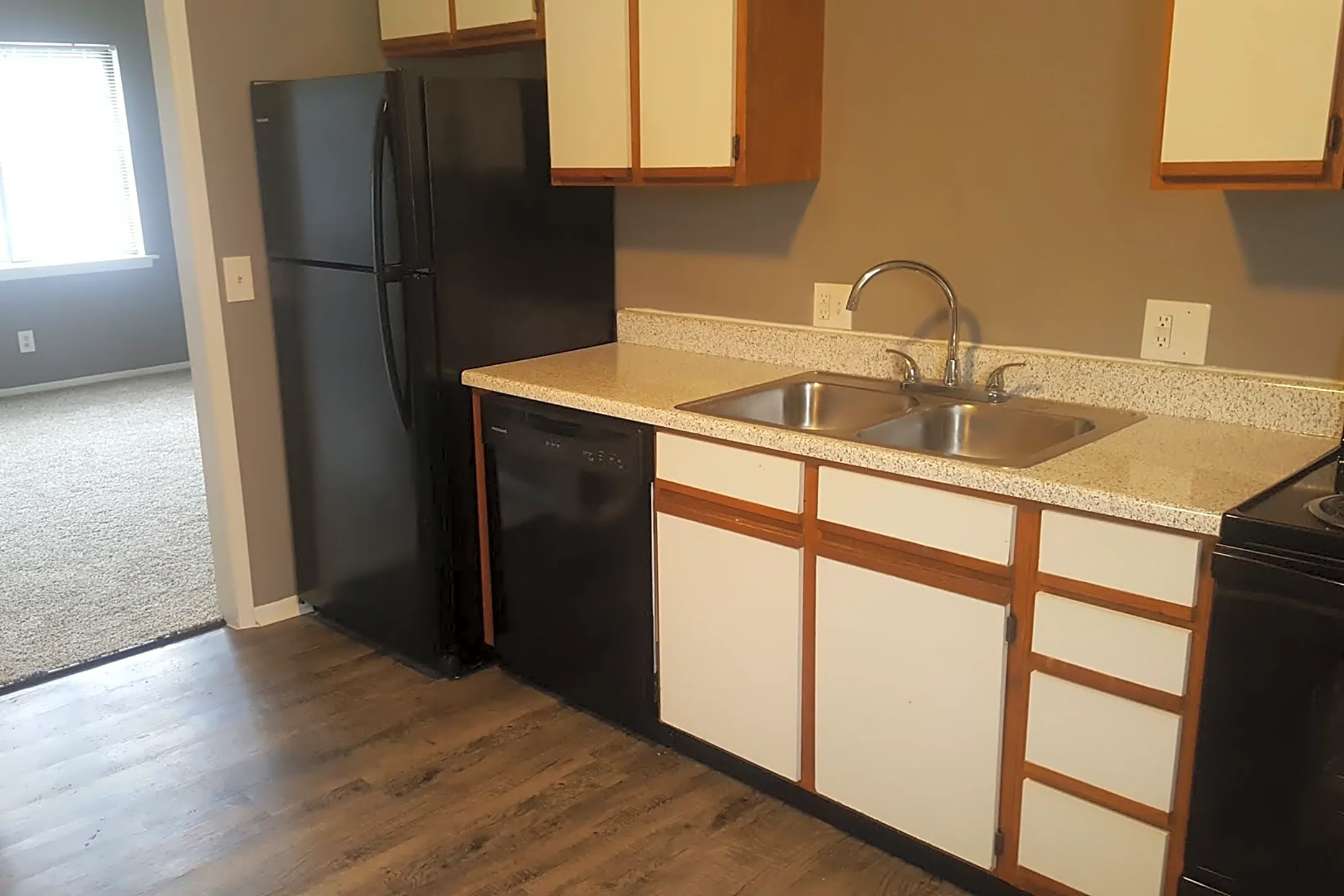 Roosevelt Apartments Independence, MO 64050