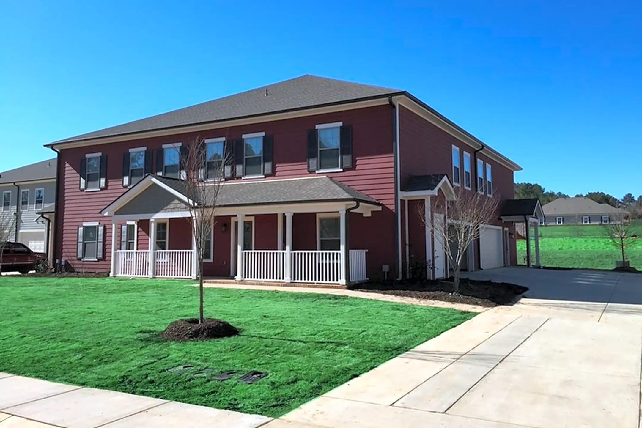 Church Court Apartments 1100 Church Ct Holly Springs, MS Townhomes