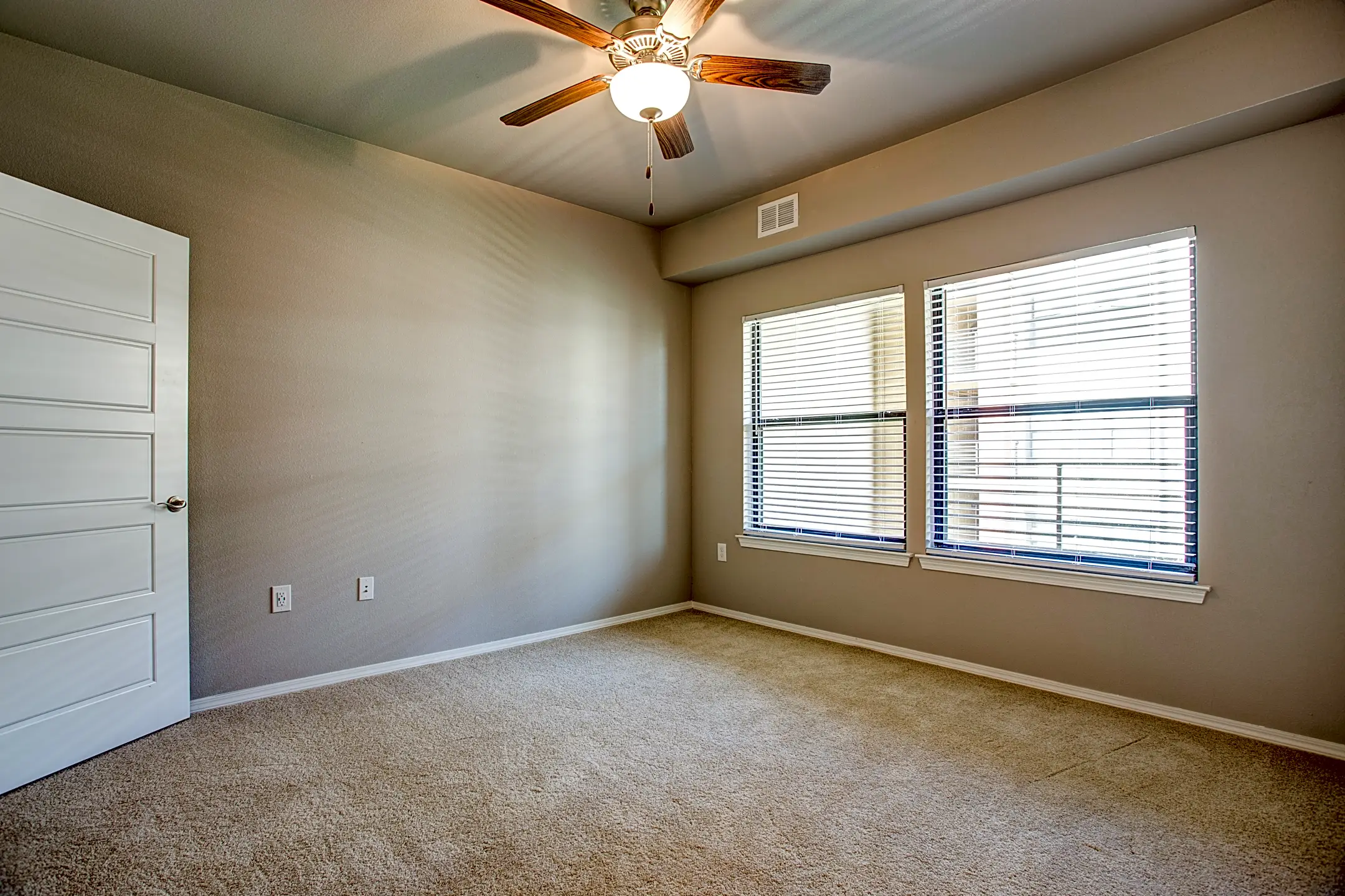 Crown Lone Oak 15400 Crown At Lone Oak Road Edmond, OK Apartments