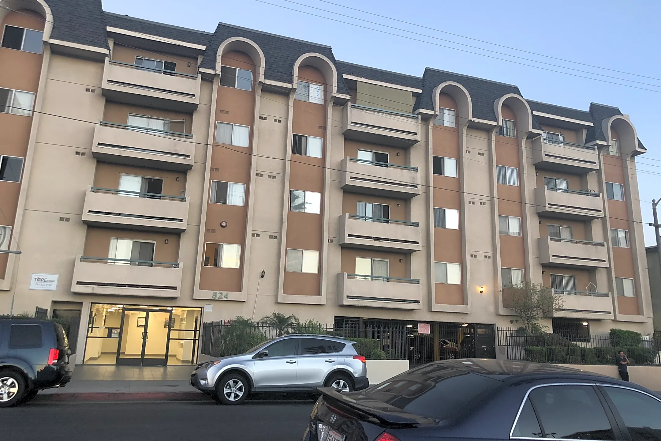 Carondelet Apartments - Los Angeles, CA 90006