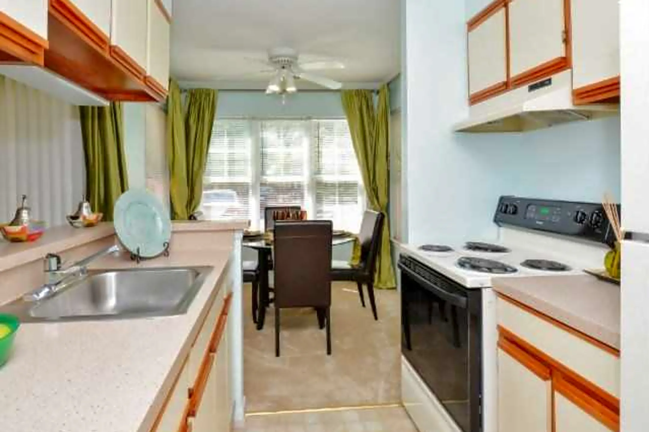 Kitchen - Spring House Apartments - Laurel, MD