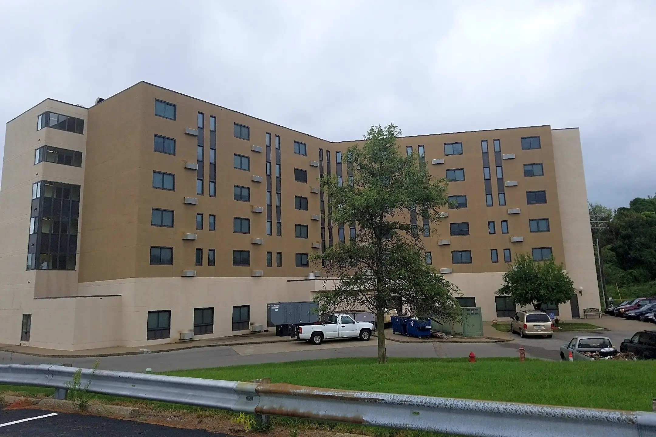 Pool - Redbanks Towers and Apartments - Henderson, KY
