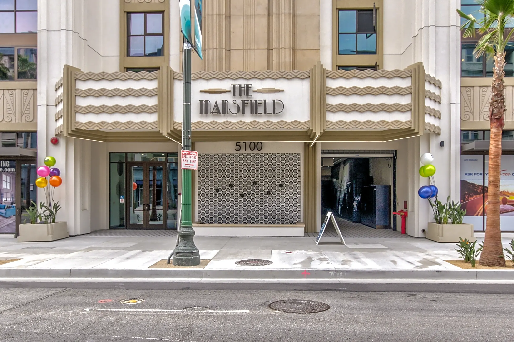 Leasing Office - The Mansfield at Miracle Mile - Los Angeles, CA