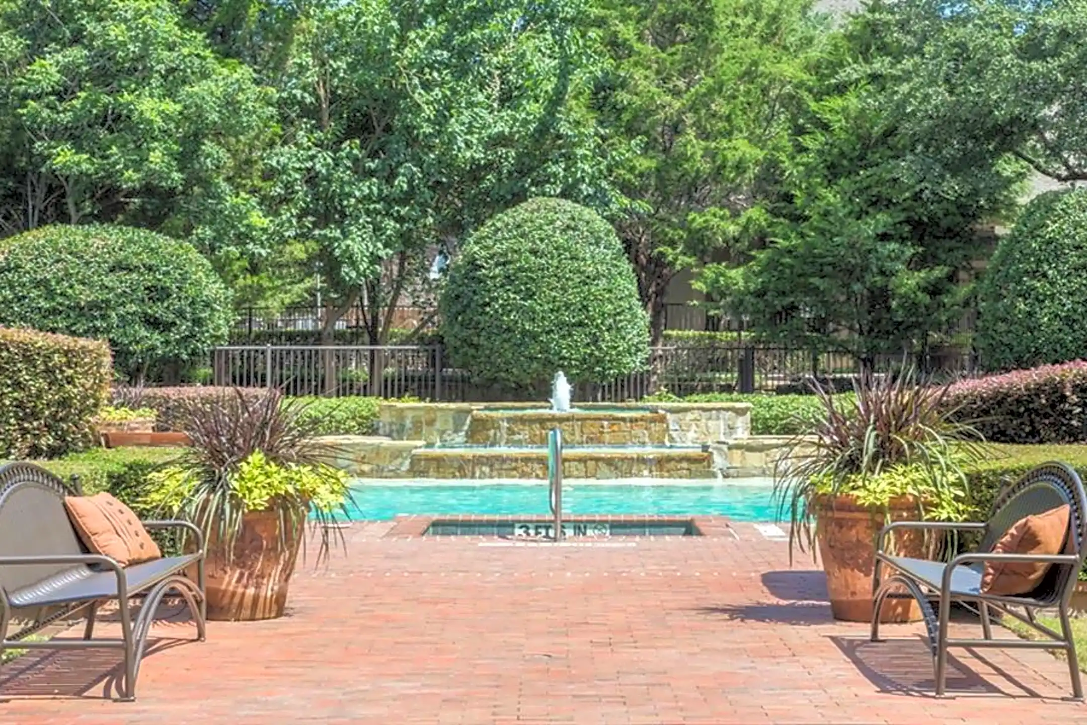 Stoneleigh on Spring Creek 5501 Naamn Frst Blvd Garland, TX