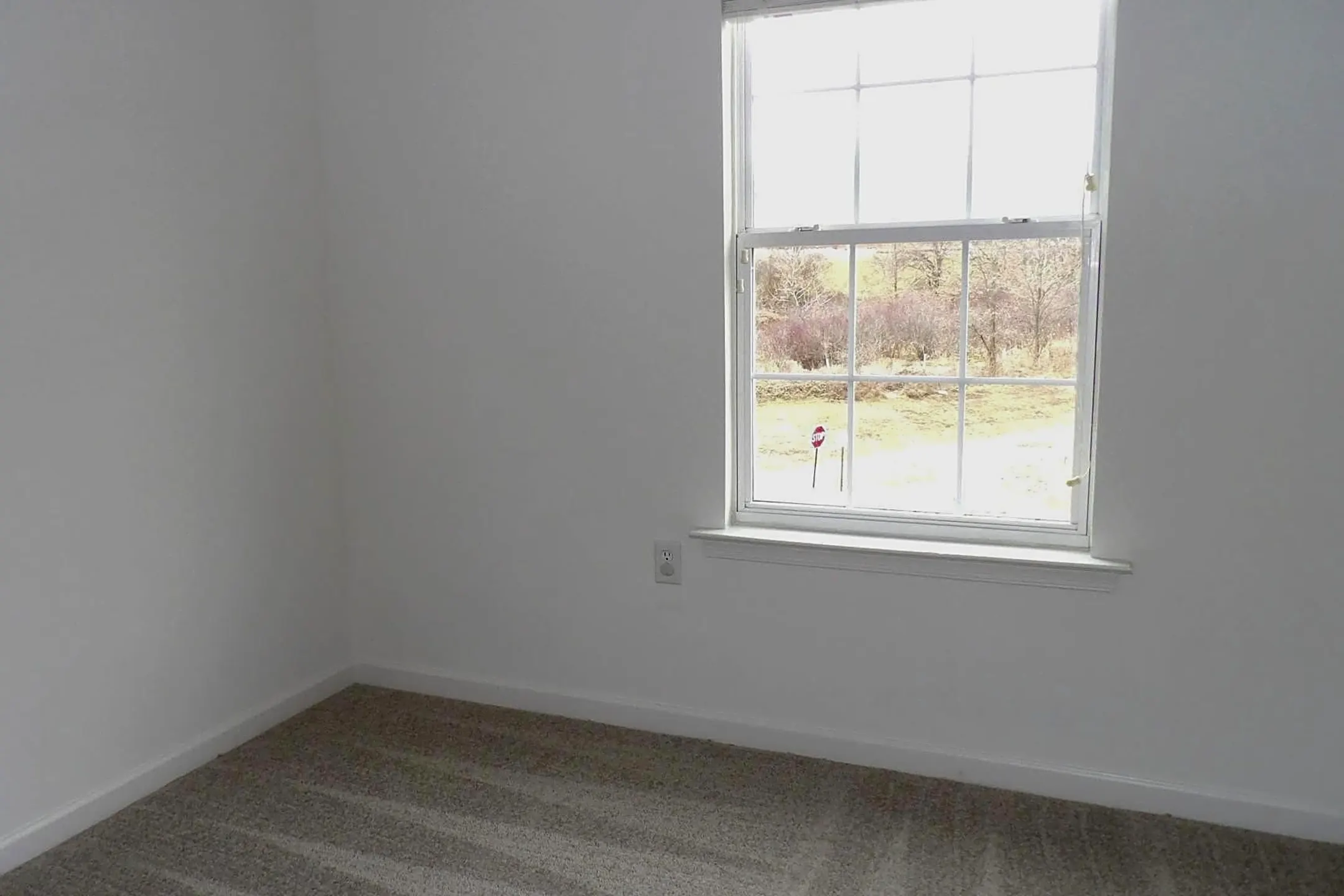 192 Rumbling Rock Rd Hedgesville, WV Townhomes for Rent Rent.