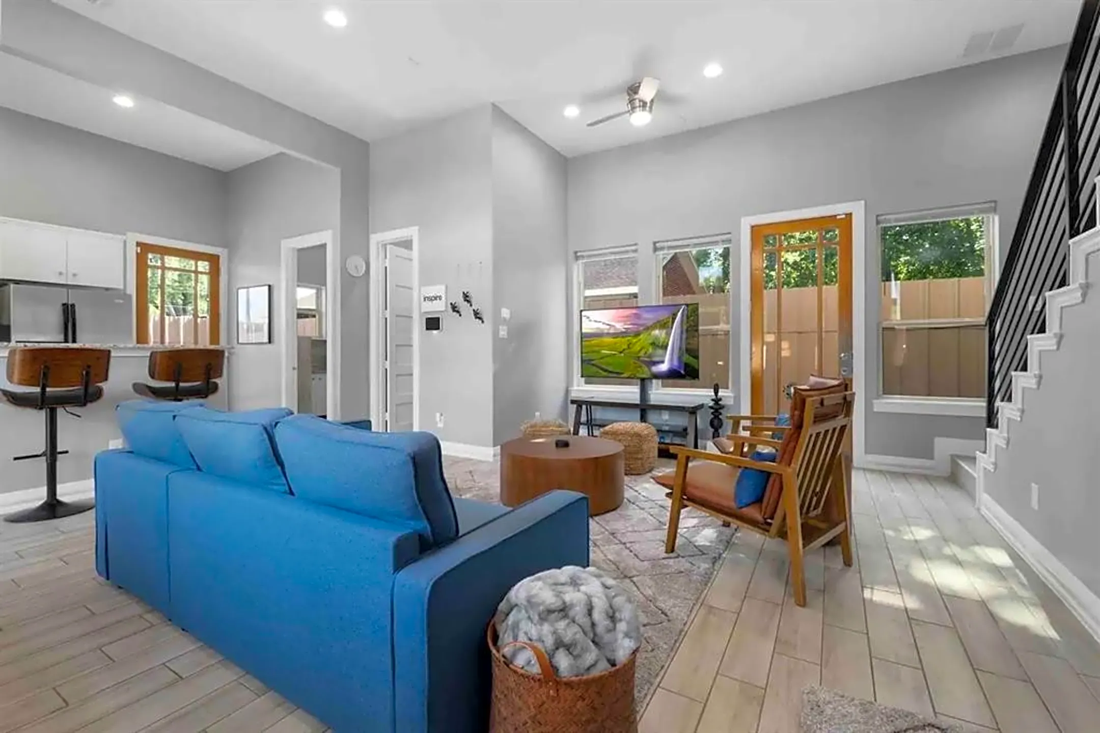 Living Room - 3807 Vilbig Rd - Dallas, TX
