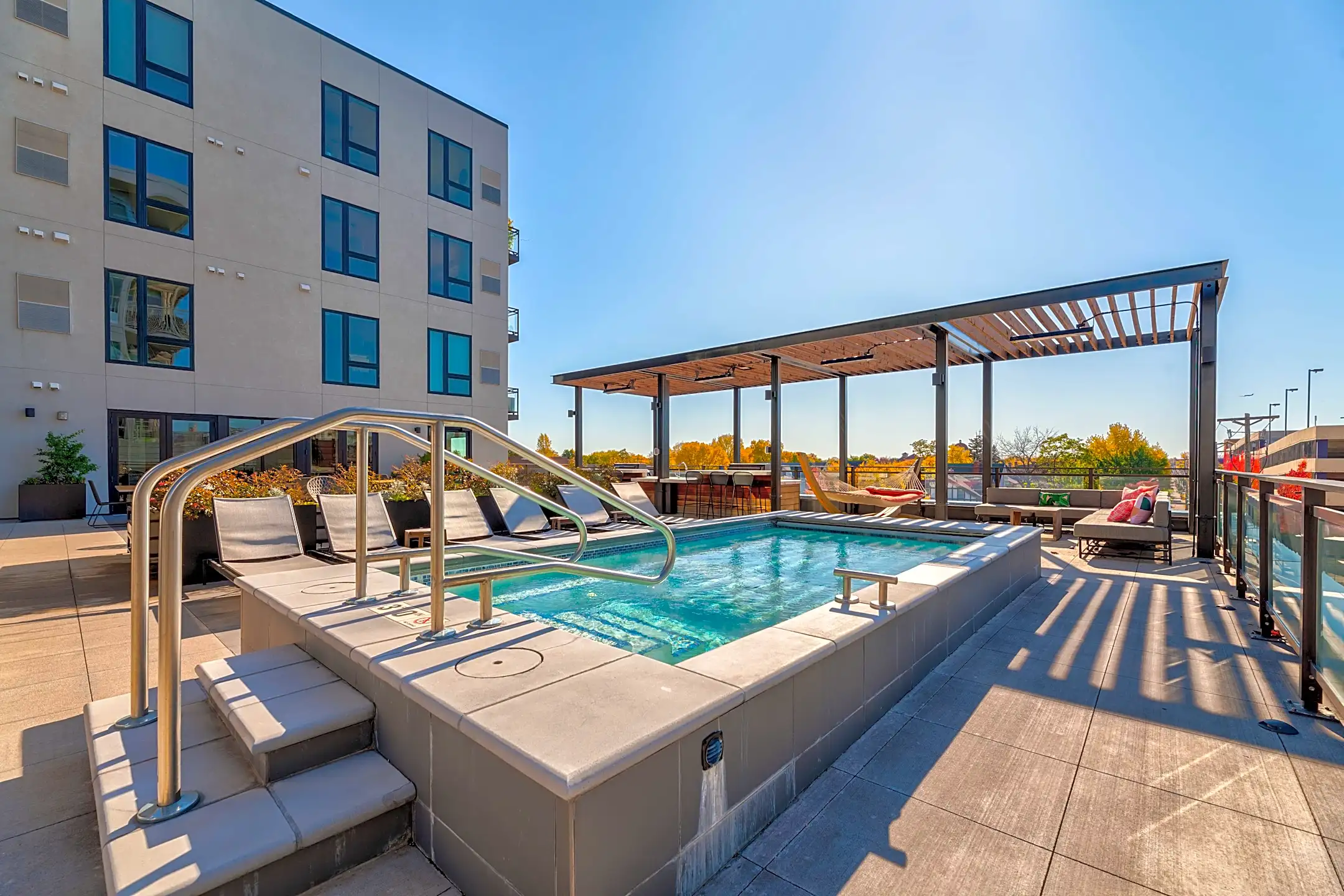 Revel Apartments Minneapolis, MN 55408