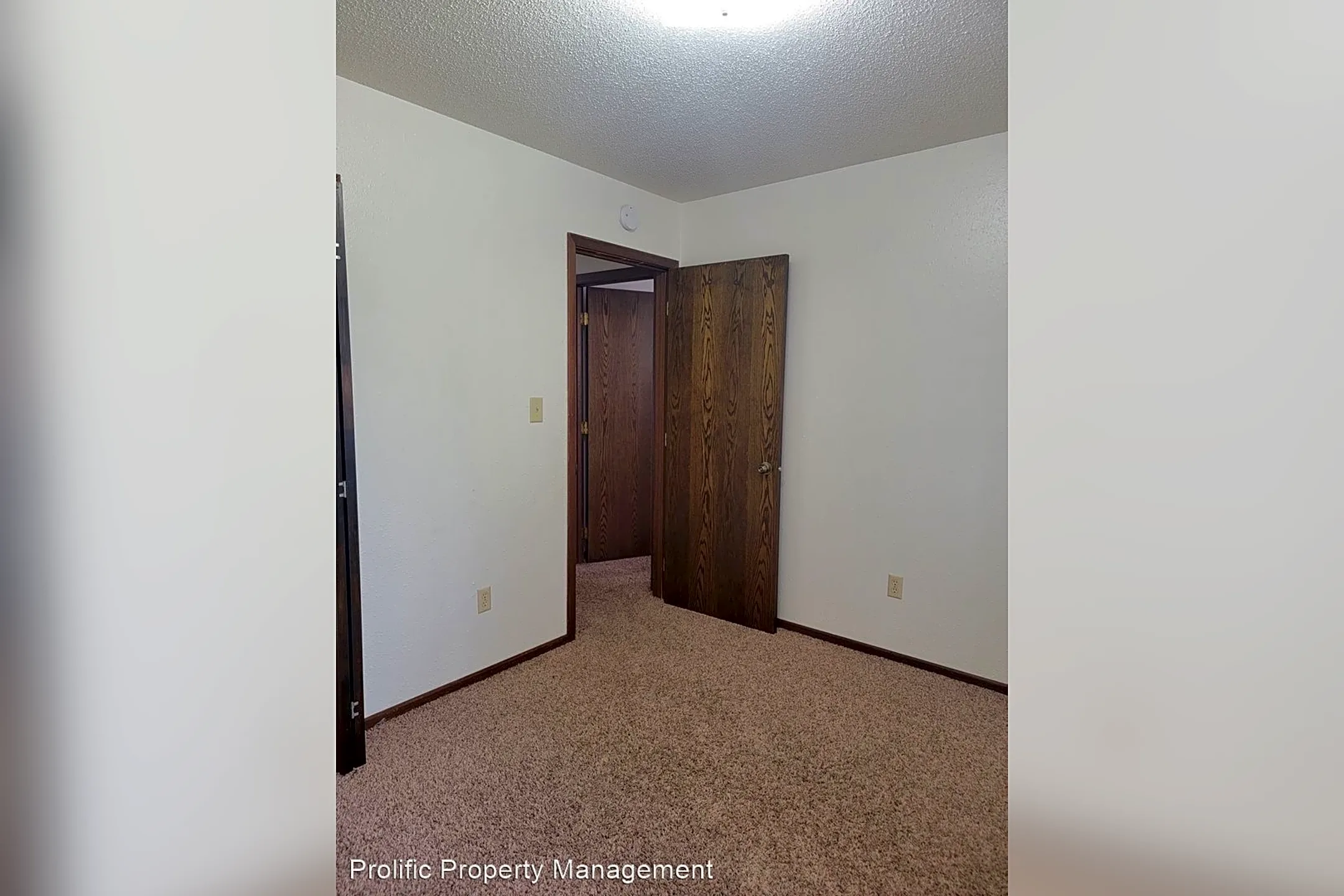 Bedroom - 1811 6th Ave SW - Jamestown, ND