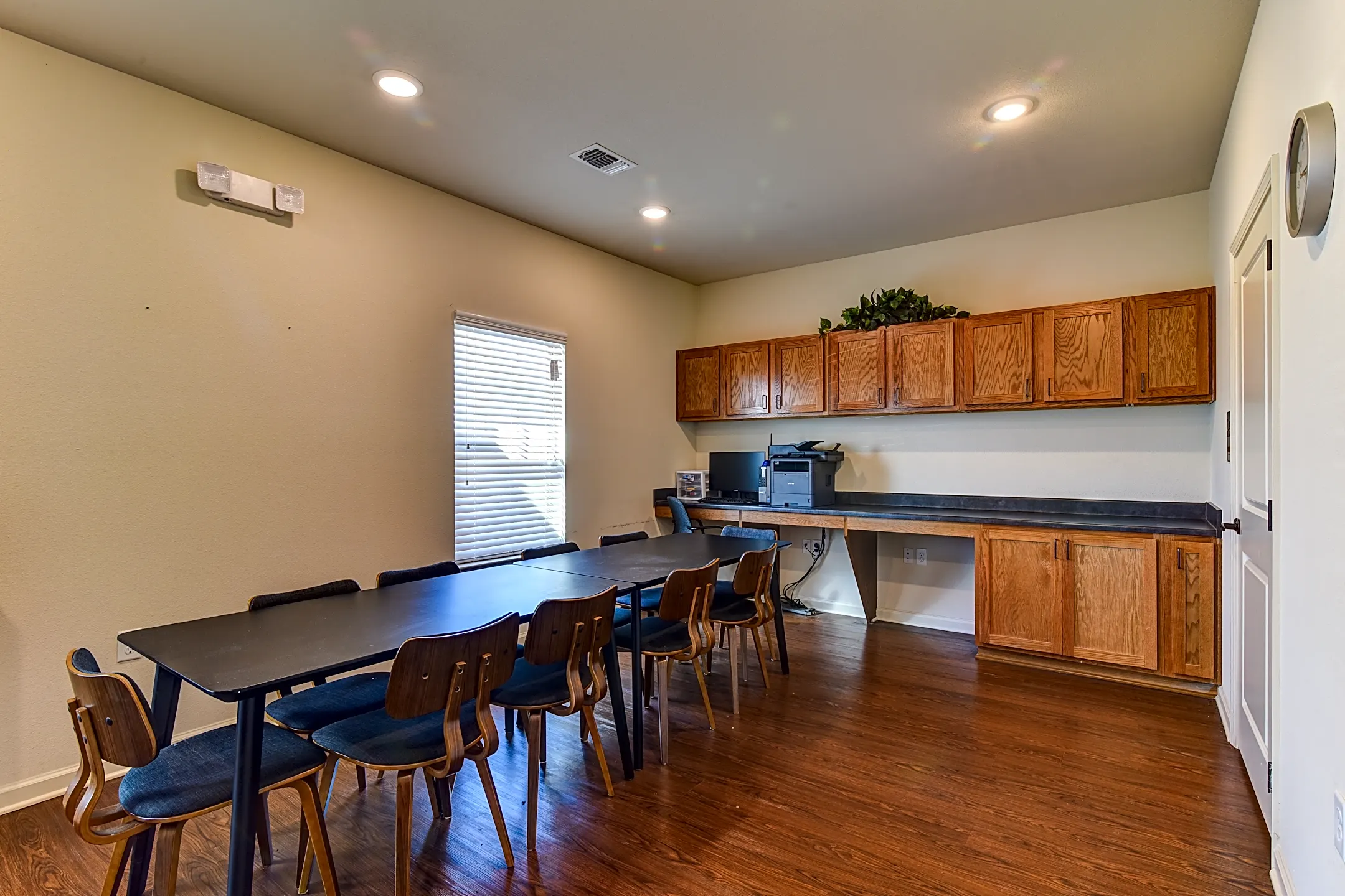 Courts 1001 Cts TX Townhomes for Rent Rent.