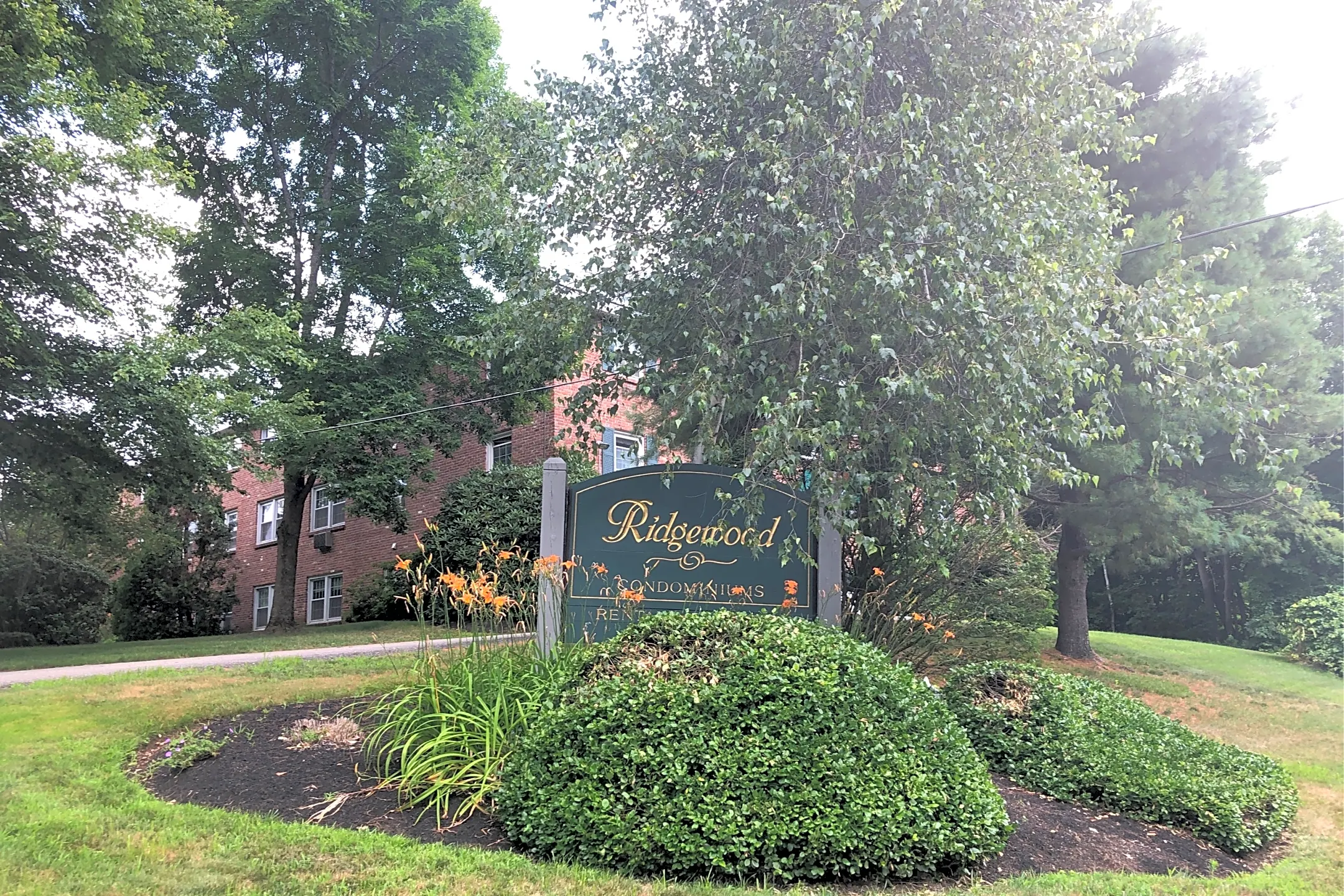 Ridgewood Apartments - Gardner, MA 01440