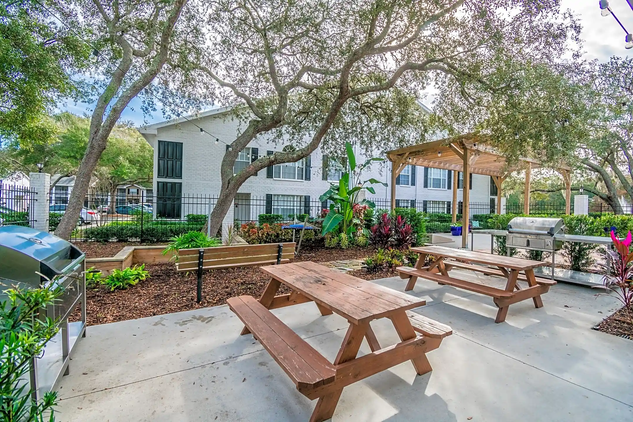 Amberly Place at Tampa Palms 5100 Live Oaks Blvd Tampa, FL