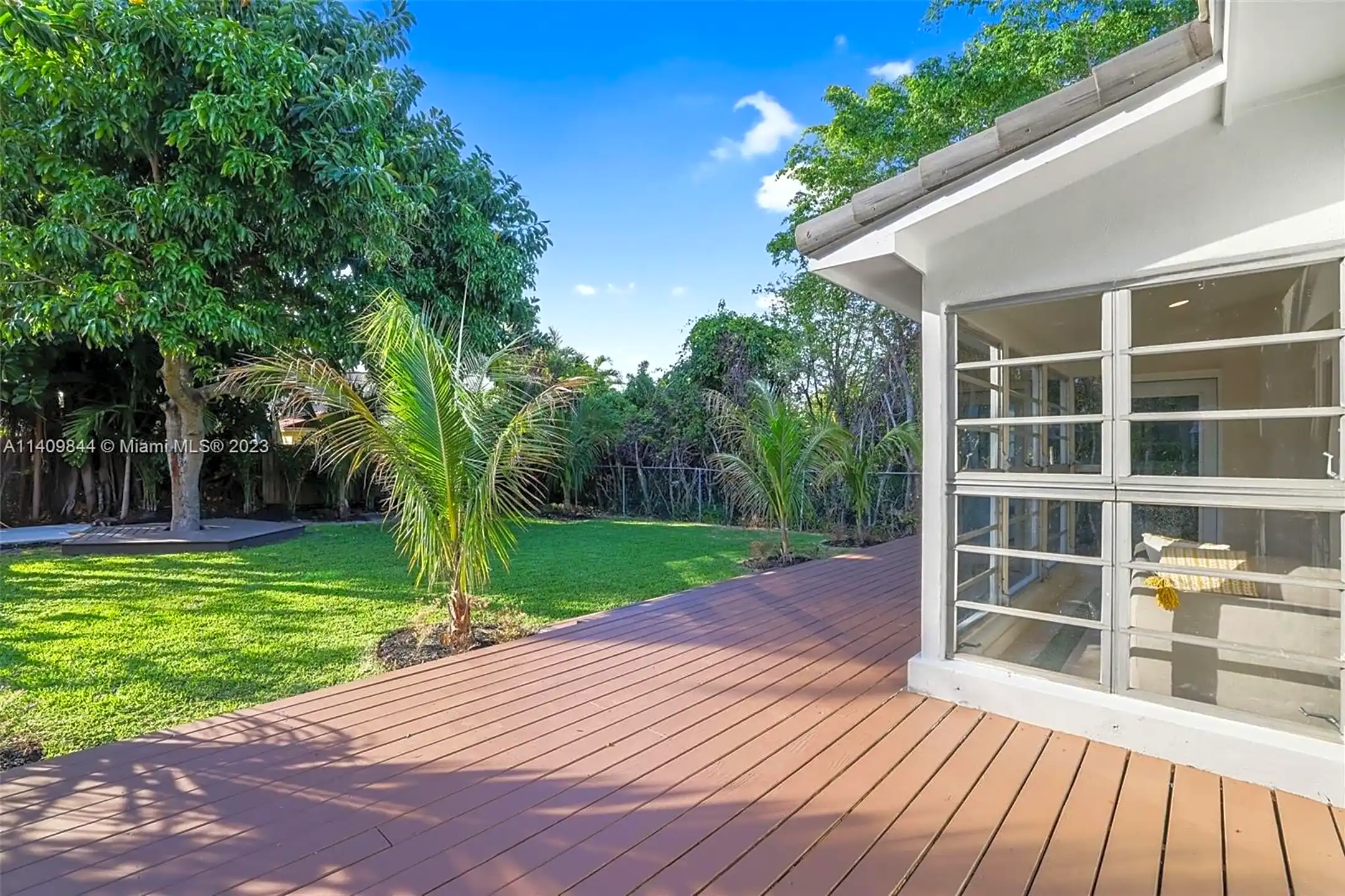 Patio / Deck - 3760 Royal Palm Ave - Miami Beach, FL