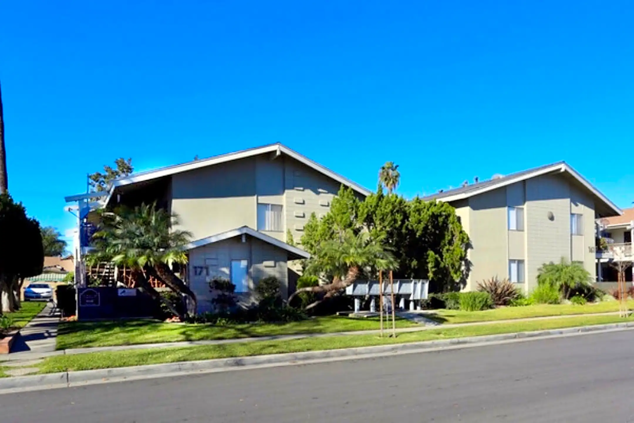 Valencia Park Apartments 171 S Valencia St La Habra, CA Apartments