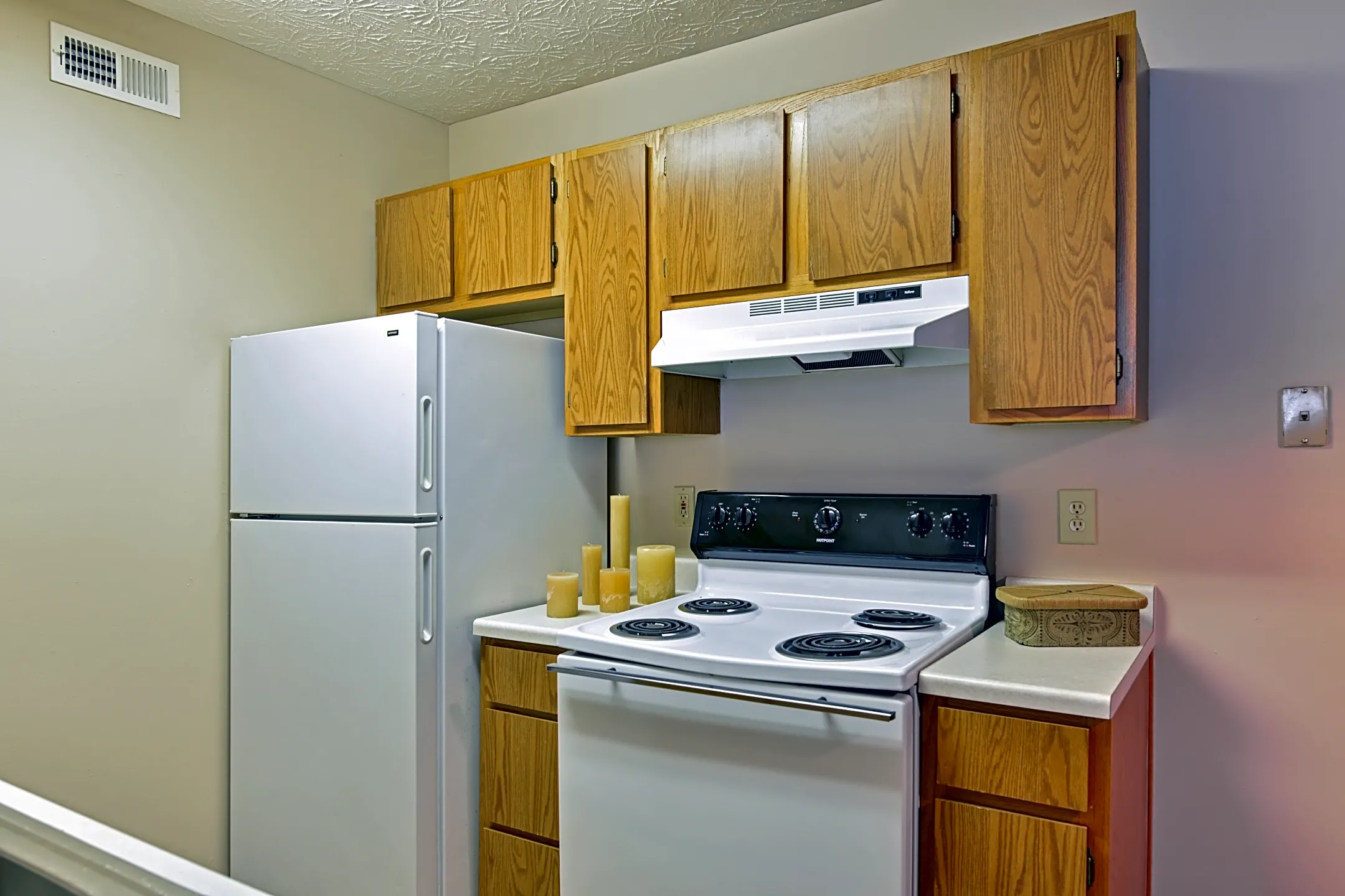 Kitchen - Brookview Apartments - Columbus, OH