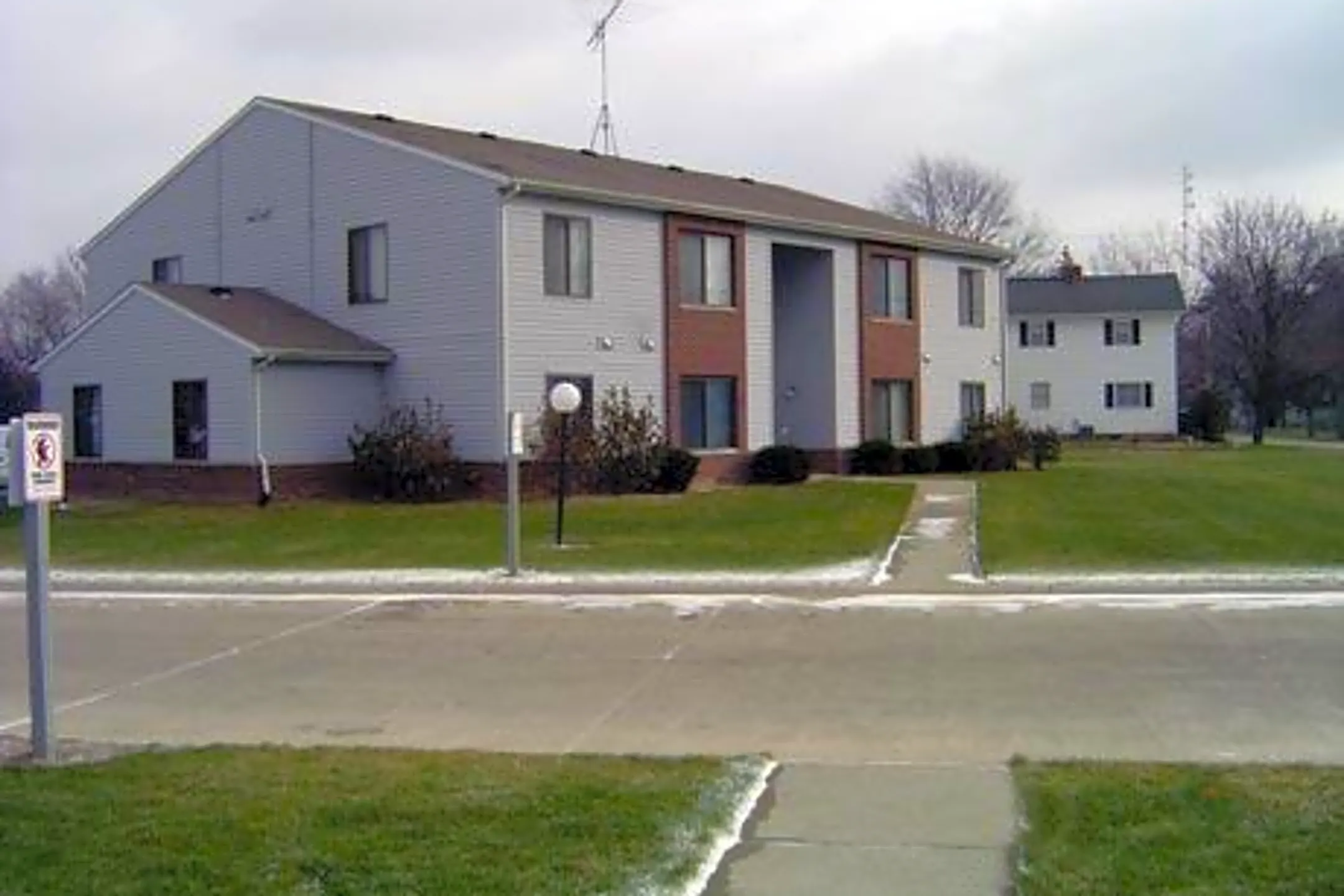 West Elm Apartments 840 W Elm St Wauseon, OH for Rent Rent.